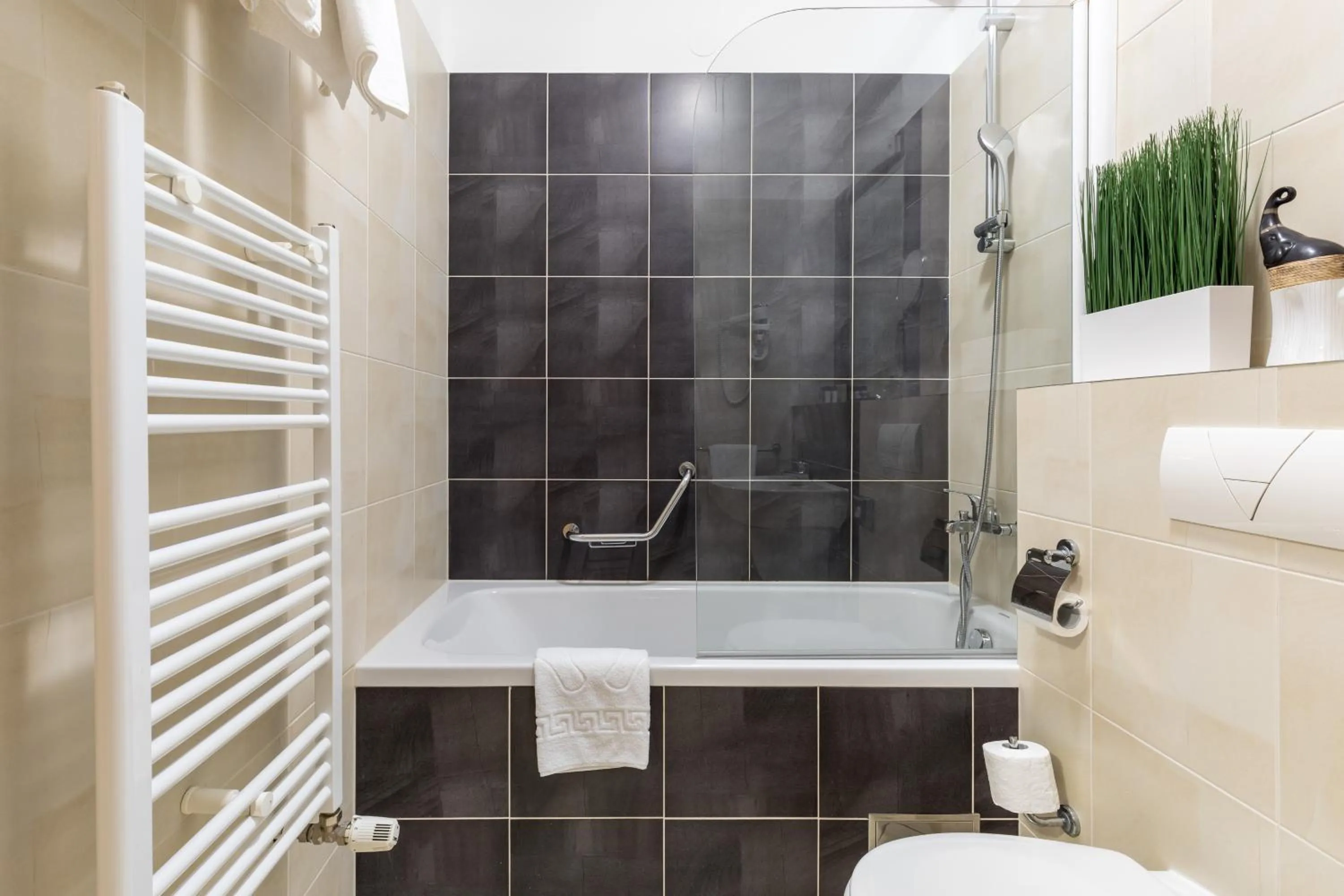 Bathroom in Hotel Mondo