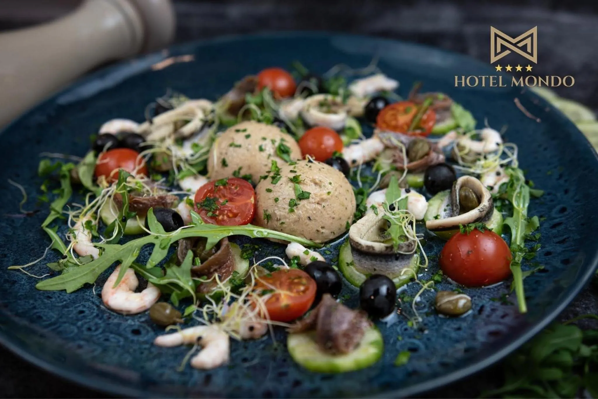 Restaurant/places to eat in Hotel Mondo