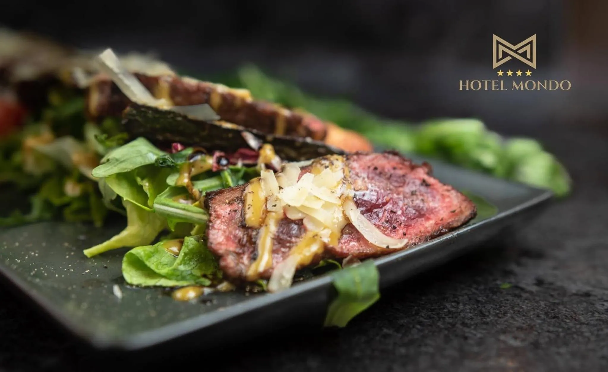 Restaurant/places to eat in Hotel Mondo