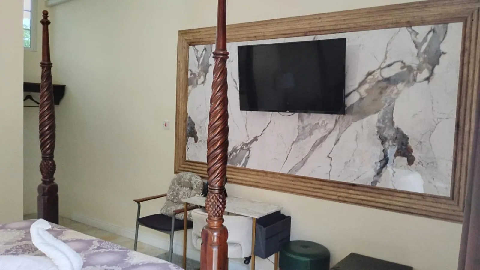 VIP, Bed in Boutique B&B at Stone Village