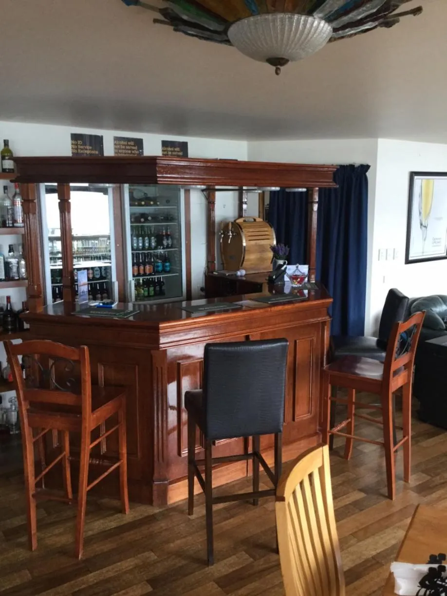 Restaurant/places to eat in The Lodge At Te Rawa