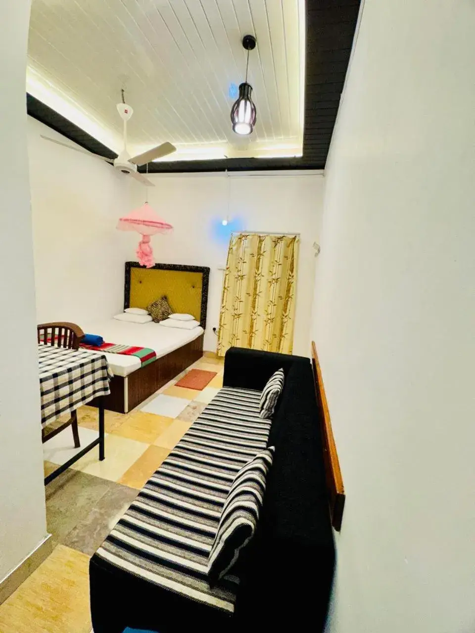 Bed in Dambulla Tourist Resort Bed in Dambulla Tourist Resort