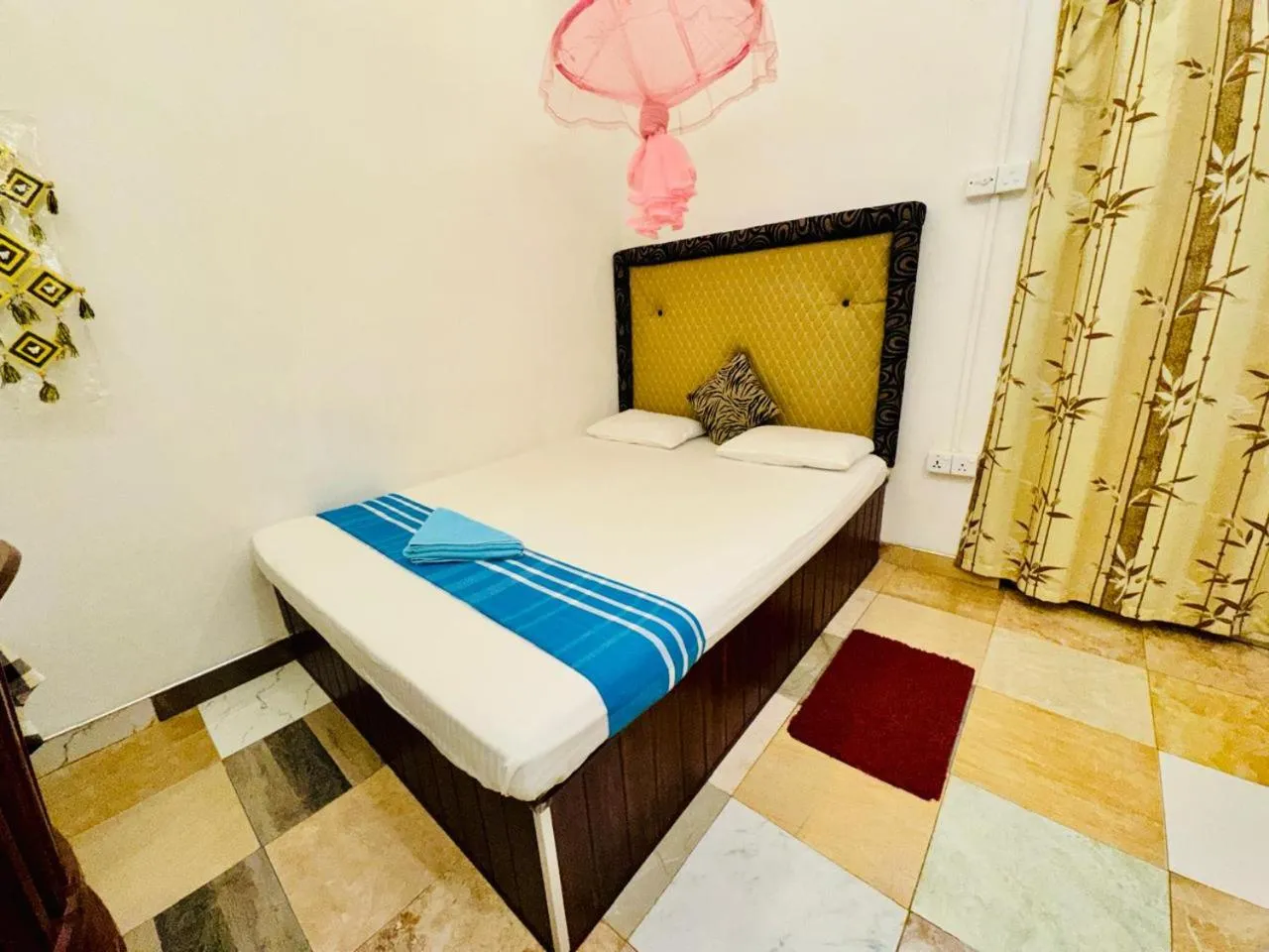 Bed in Dambulla Tourist Resort