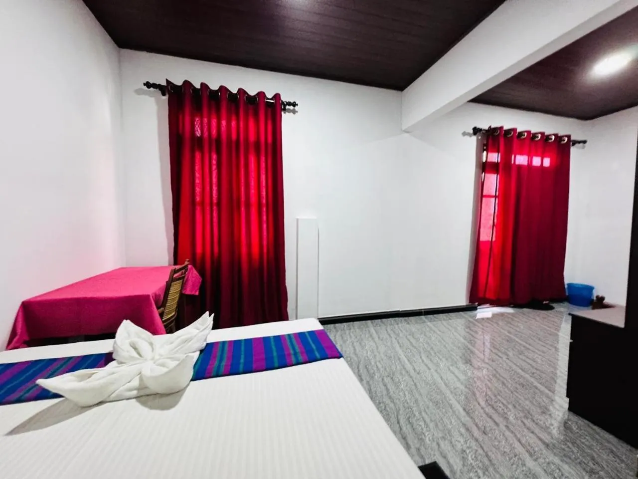 Bed in Dambulla Tourist Resort
