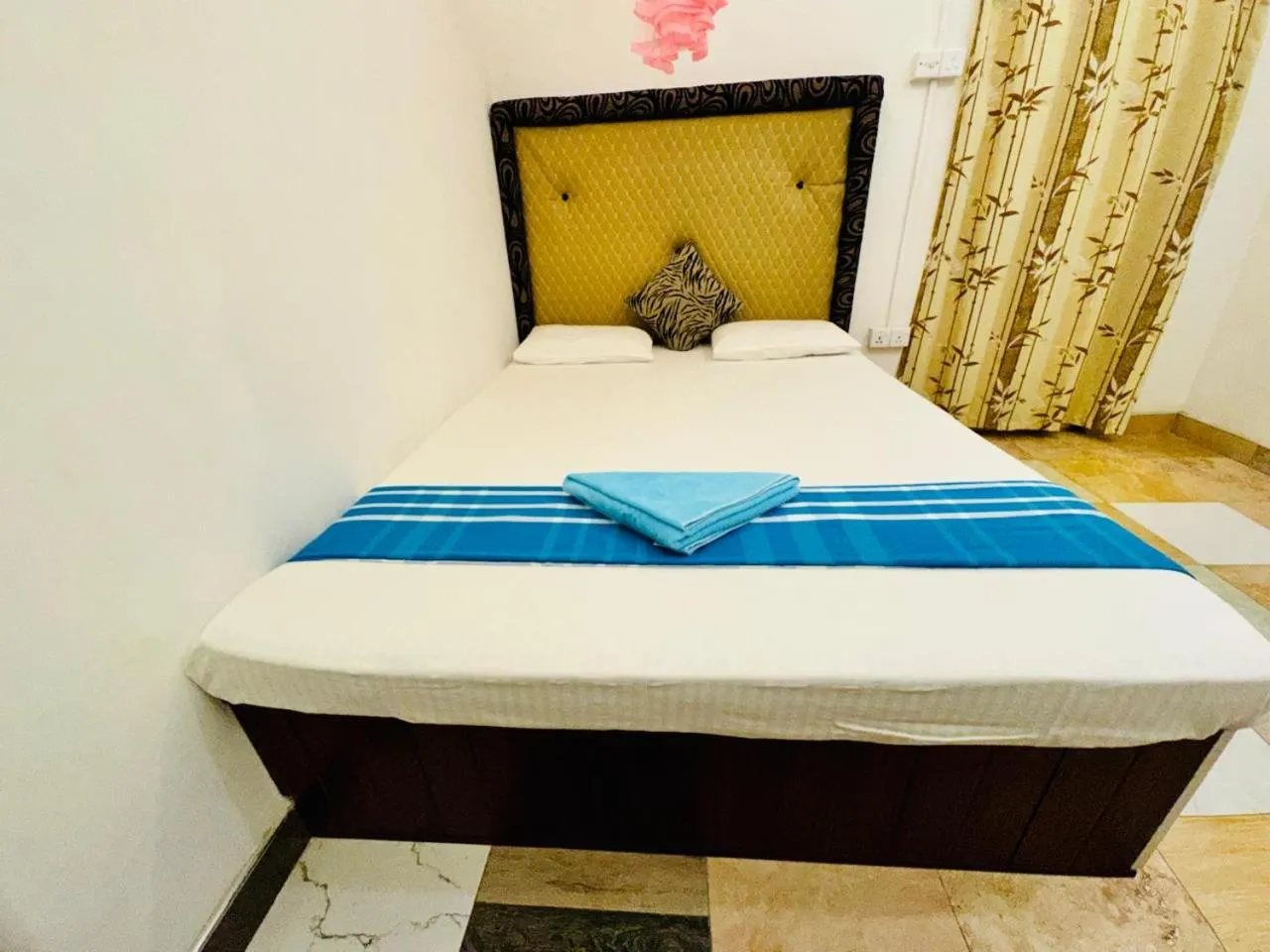 Bed in Dambulla Tourist Resort