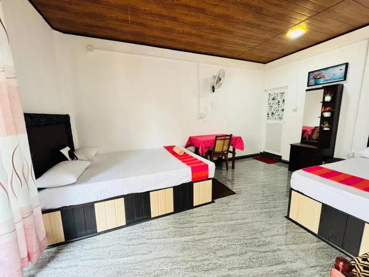 Bed in Dambulla Tourist Resort Bed in Dambulla Tourist Resort