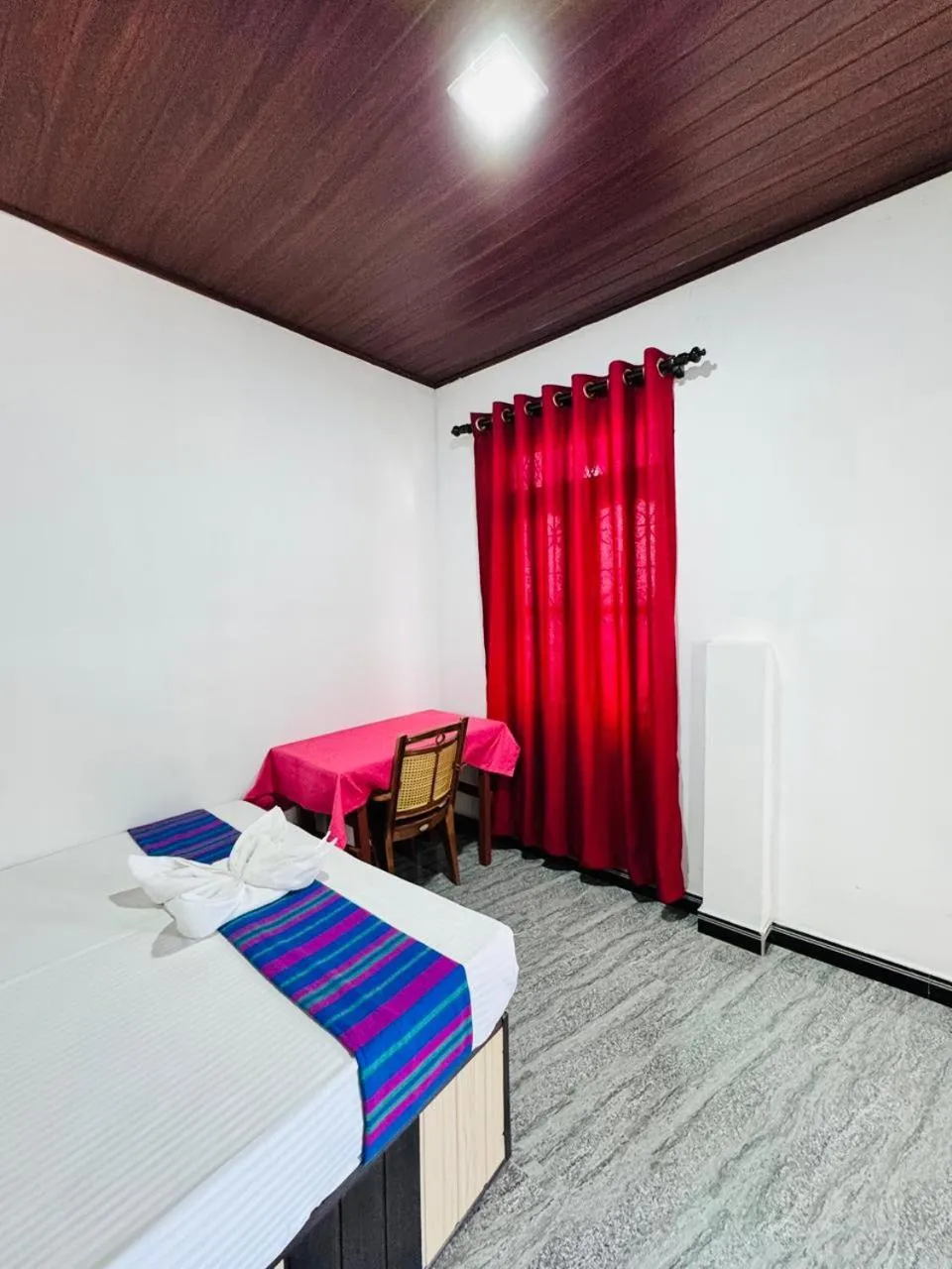 Bed in Dambulla Tourist Resort