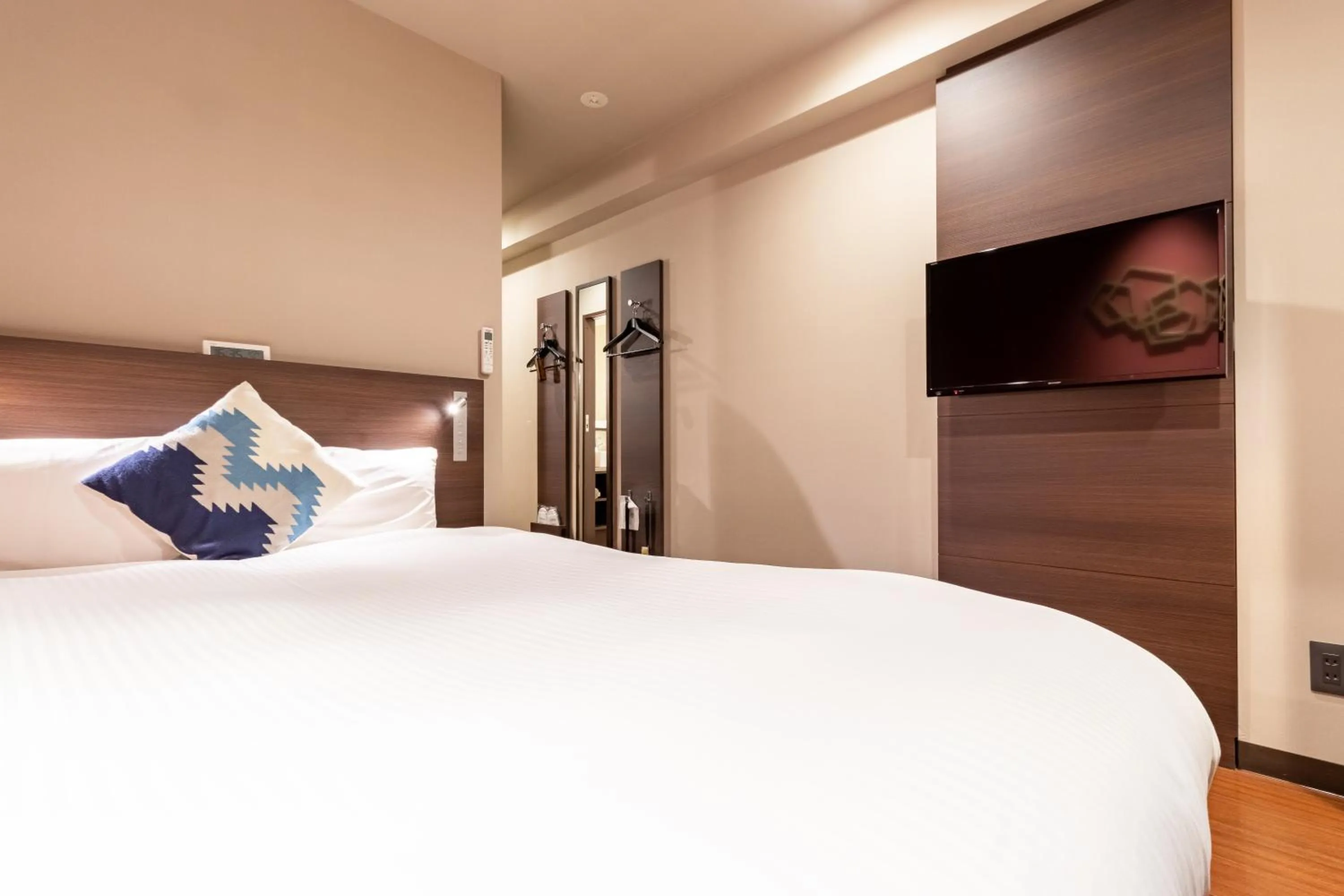 Bed in Red Roof Inn Kamata / Haneda Tokyo