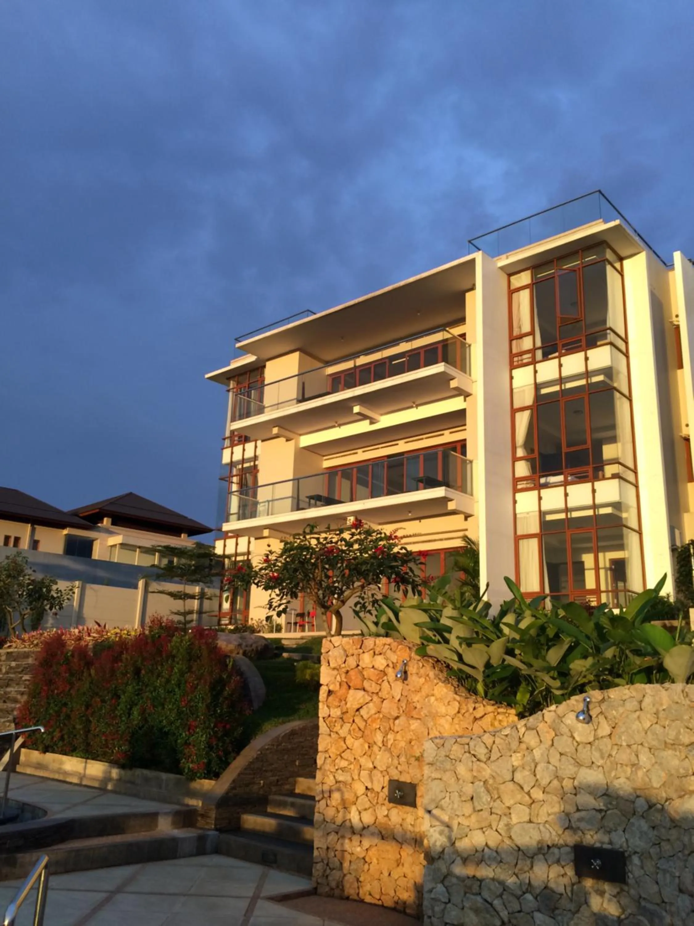 Sunset in Roemah Asri Villa - Resor Dago Pakar