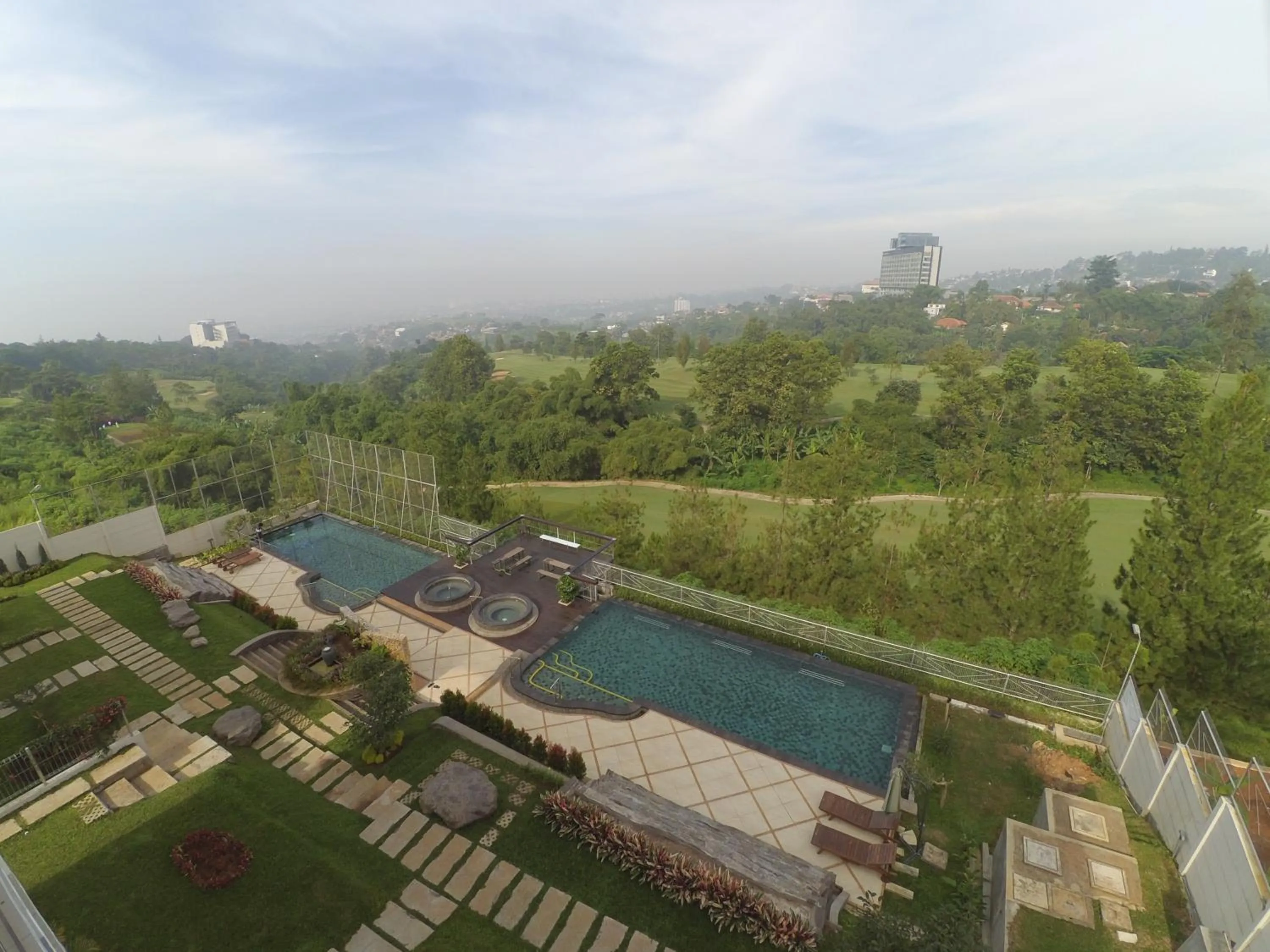 Day in Roemah Asri Villa - Resor Dago Pakar