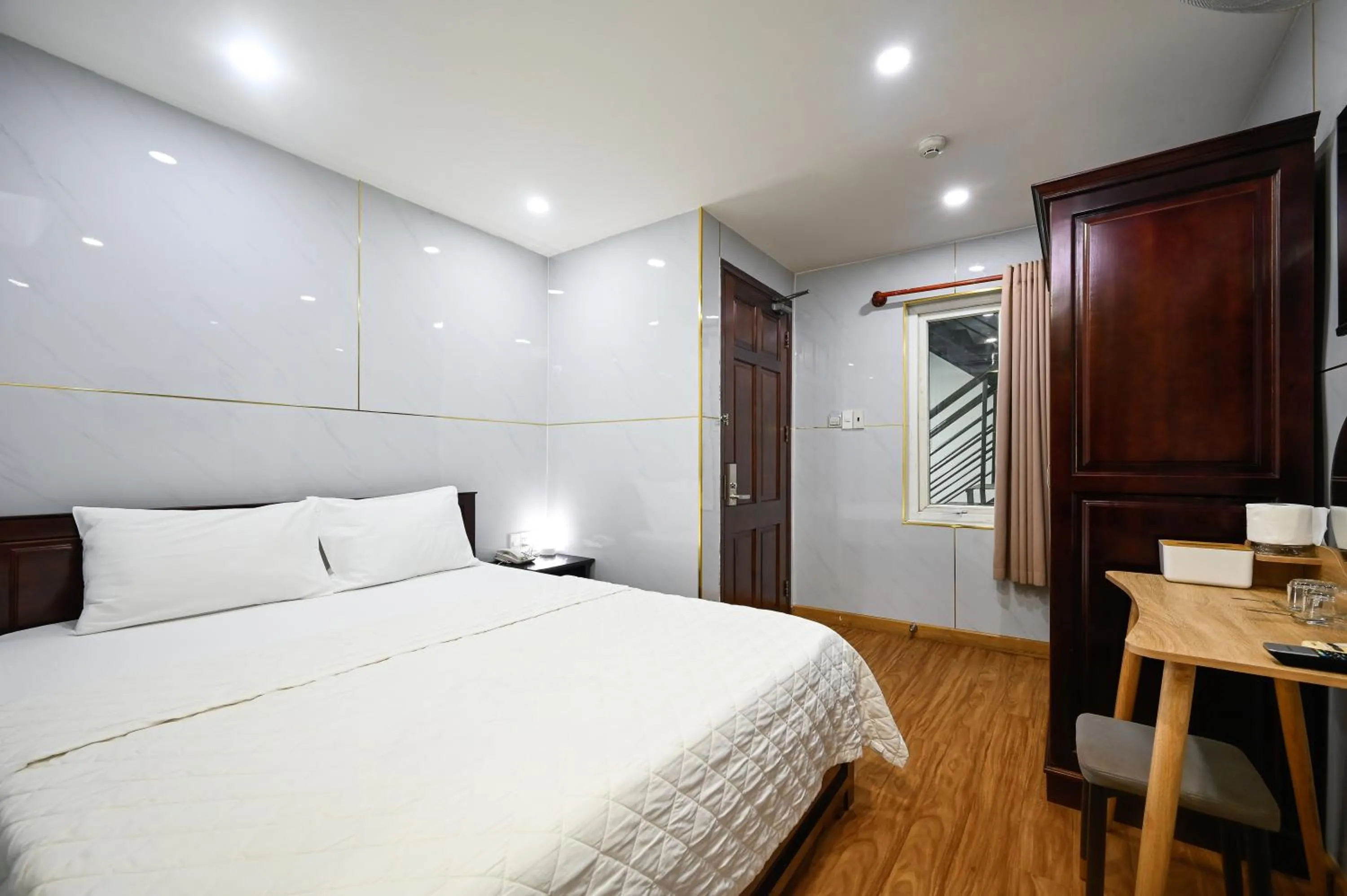 Bedroom, Bed in Gia Hoa Airport Hotel