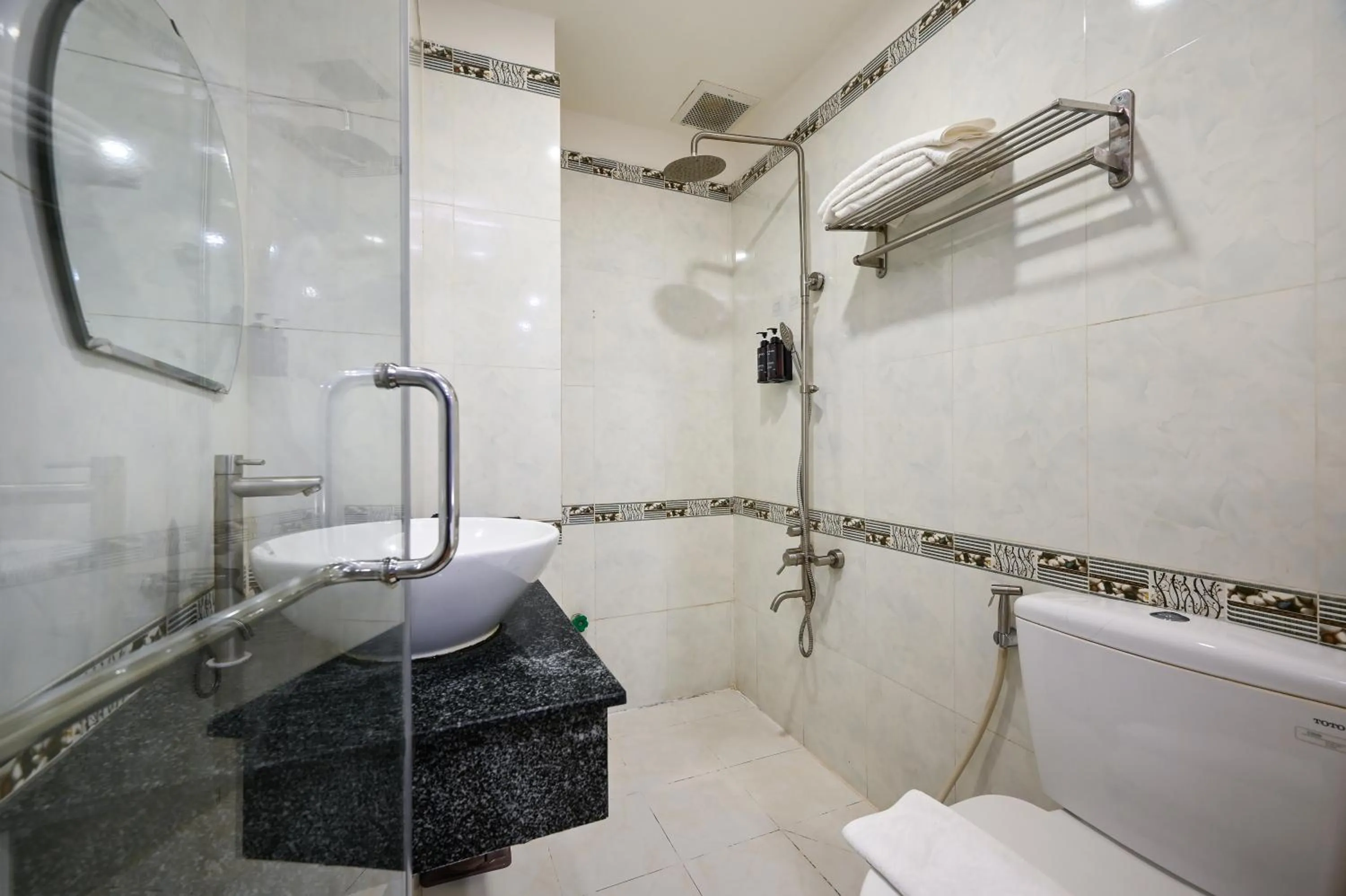 Bathroom in Gia Hoa Airport Hotel