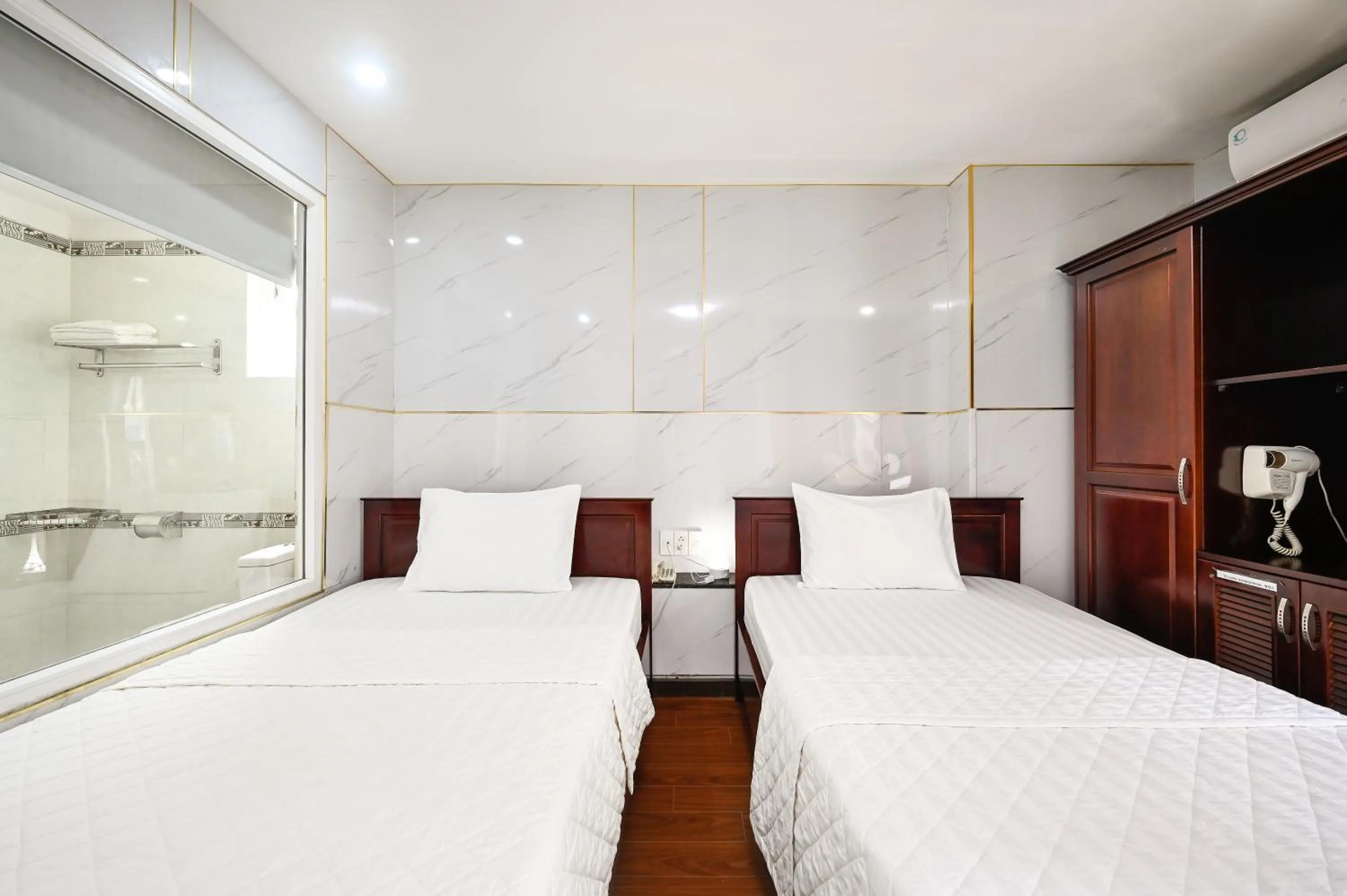 Photo of the whole room, Bed in Gia Hoa Airport Hotel