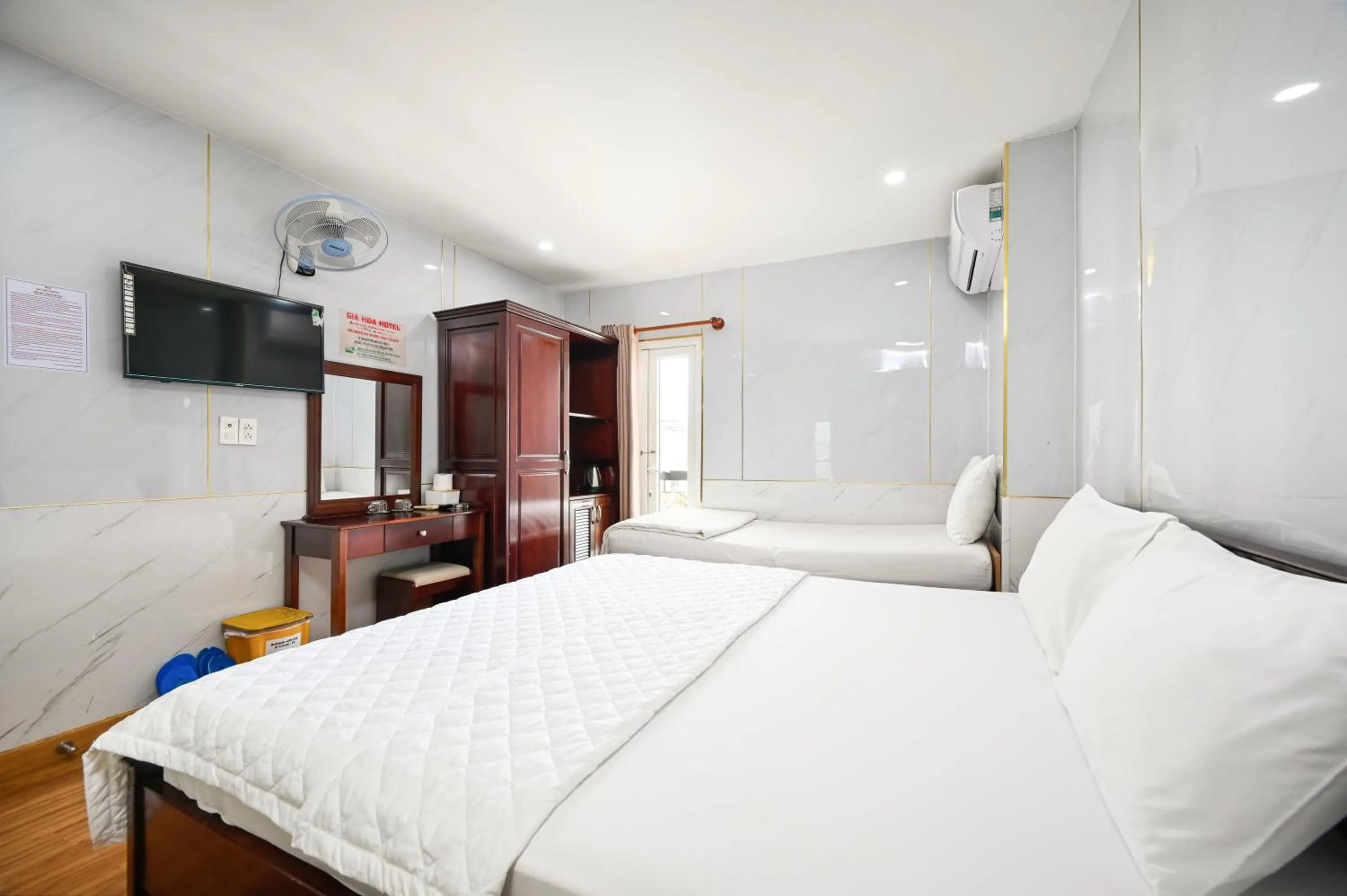 TV and multimedia, Bed in Gia Hoa Airport Hotel