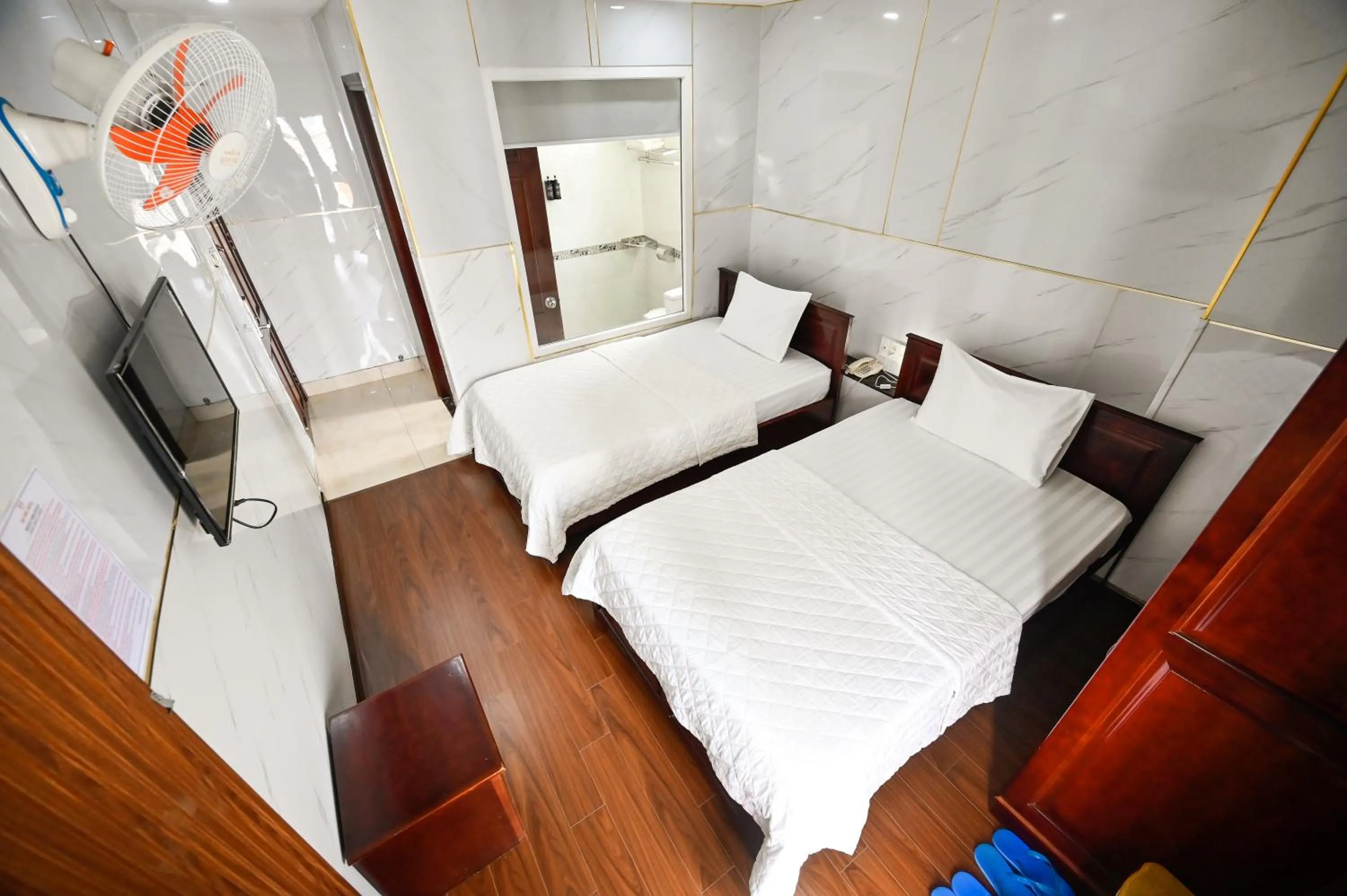 Bedroom, Bed in Gia Hoa Airport Hotel