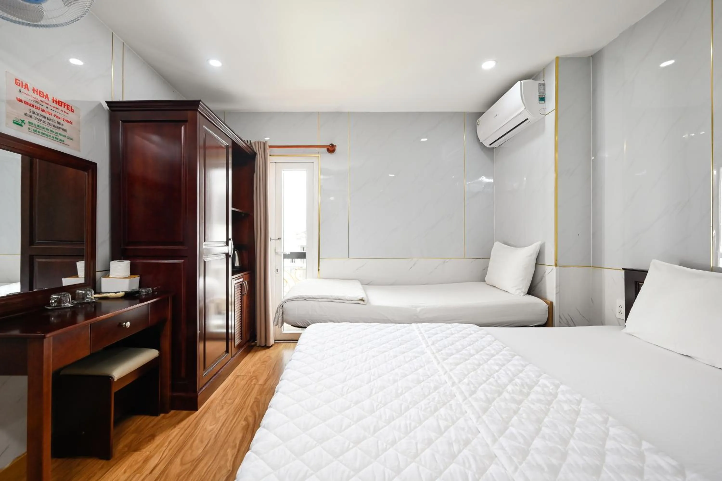 TV and multimedia, Bed in Gia Hoa Airport Hotel