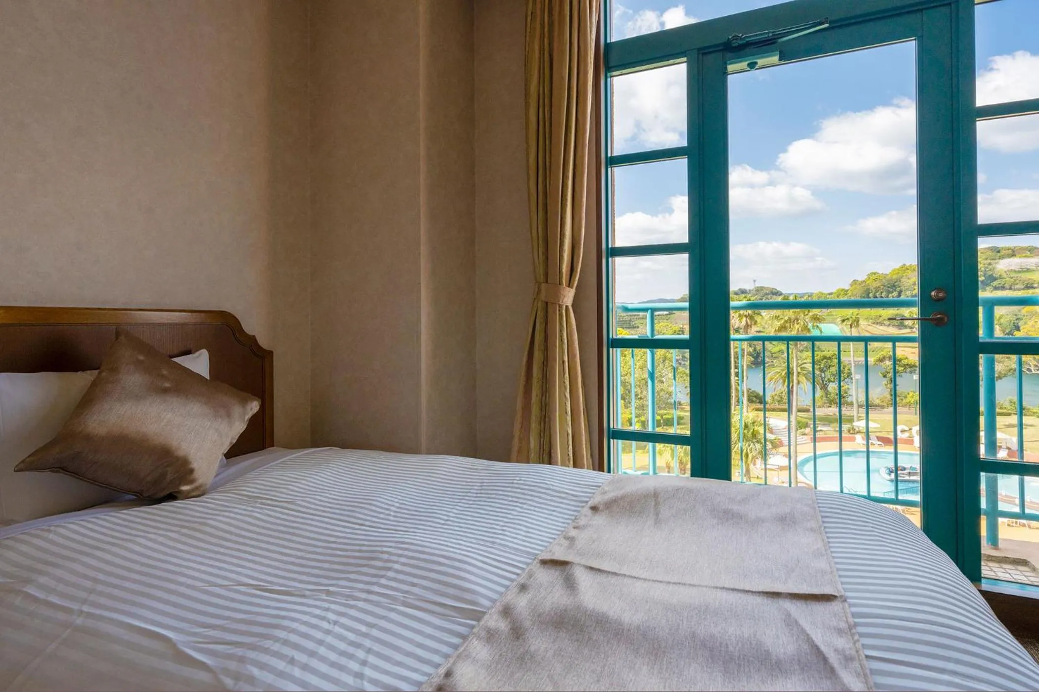 Photo of the whole room, Bed in Ooedo Onsen Monogatari Premium Saikaibashi