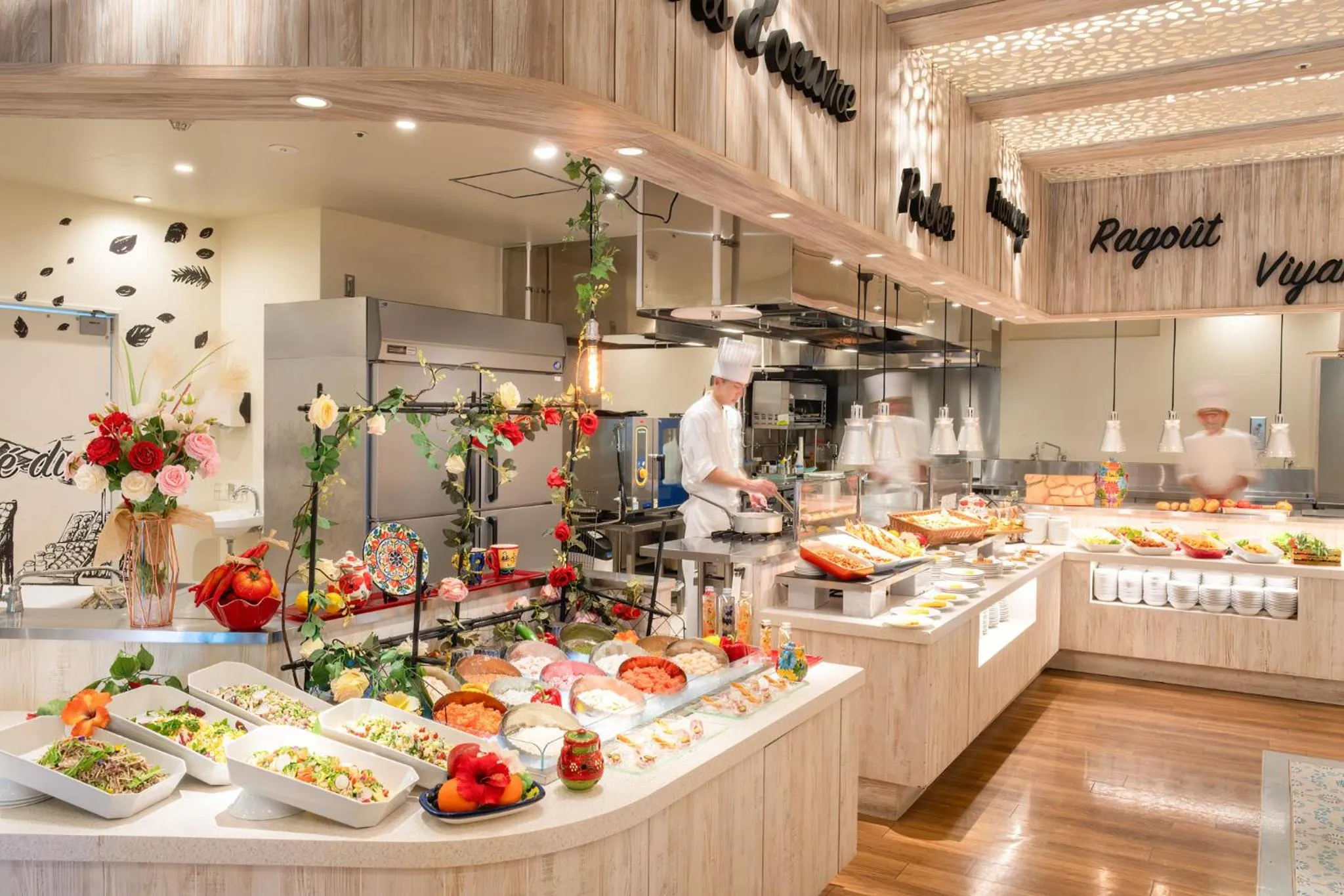 Restaurant/places to eat in Ooedo Onsen Monogatari Premium Saikaibashi