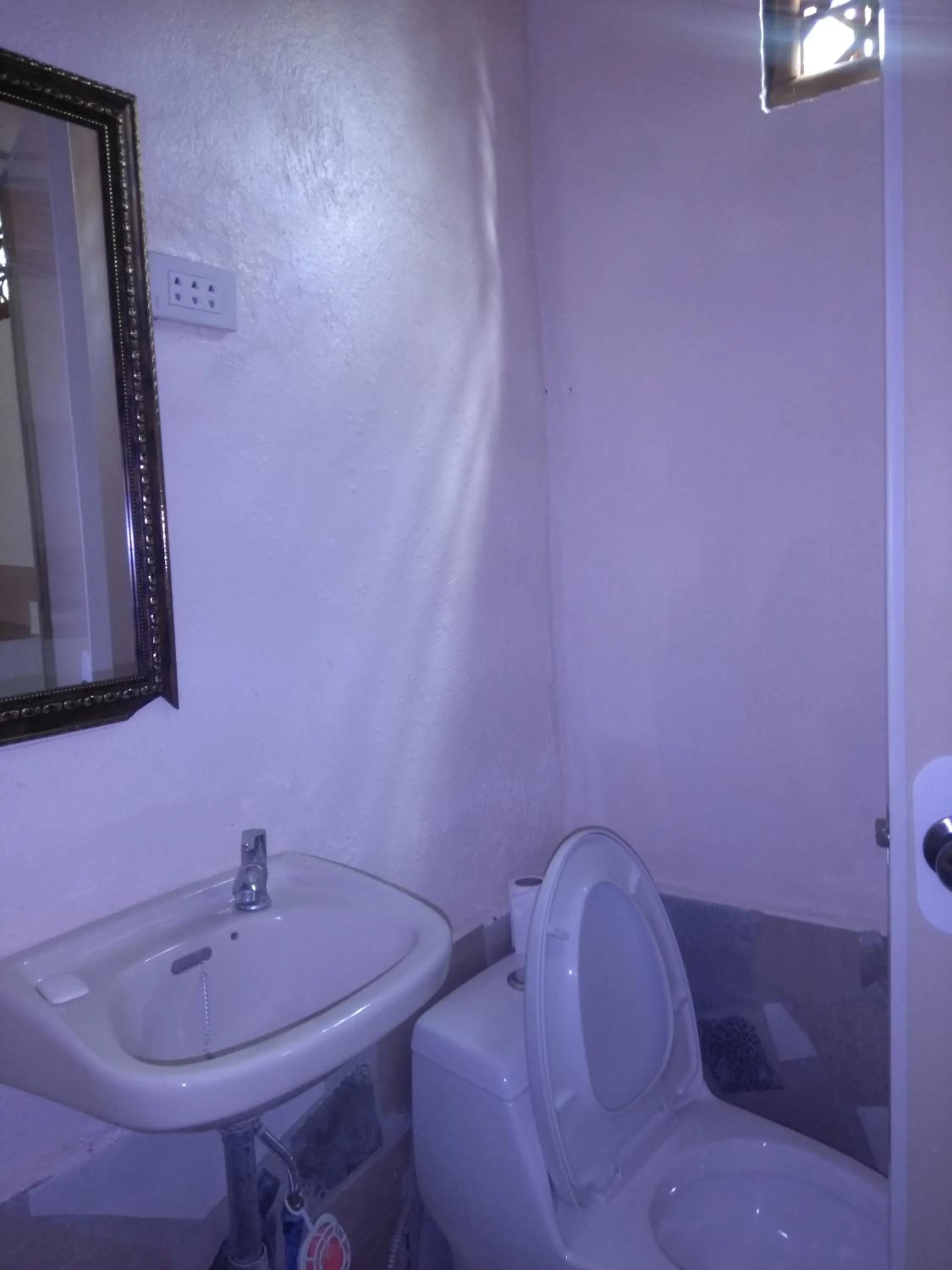 Bathroom in Overview Hostel