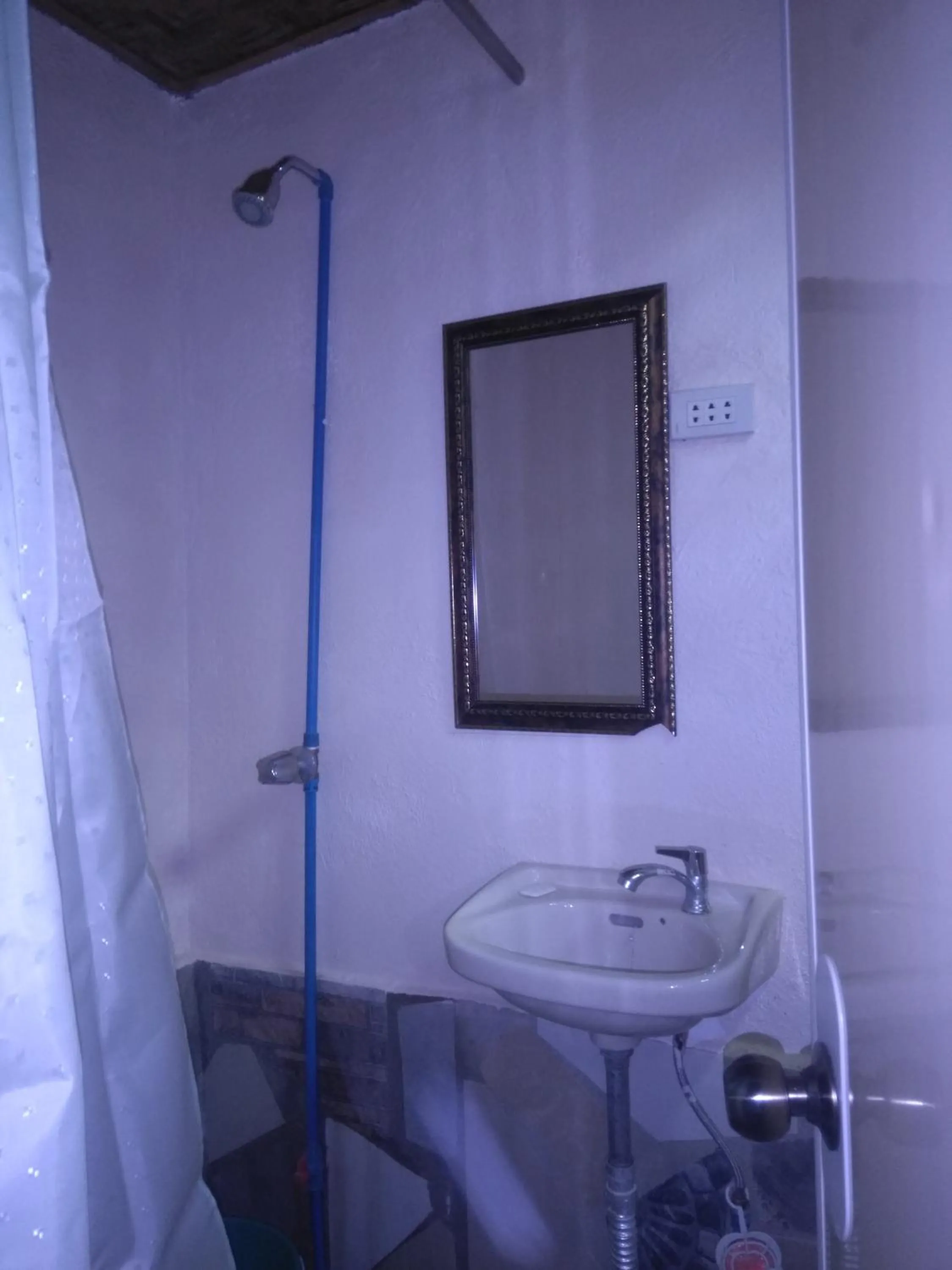 Bathroom in Overview Hostel