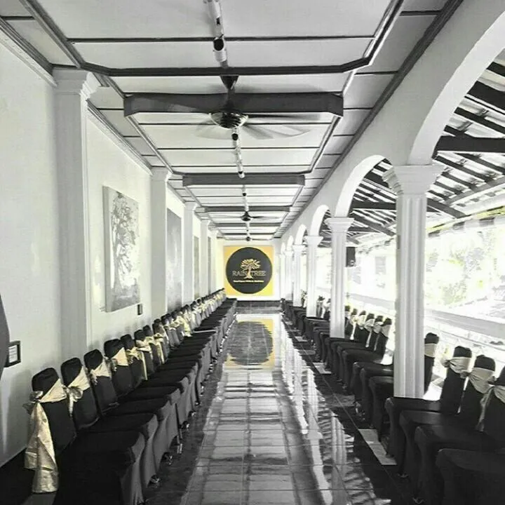 Raintree Boutique Villa & Gallery