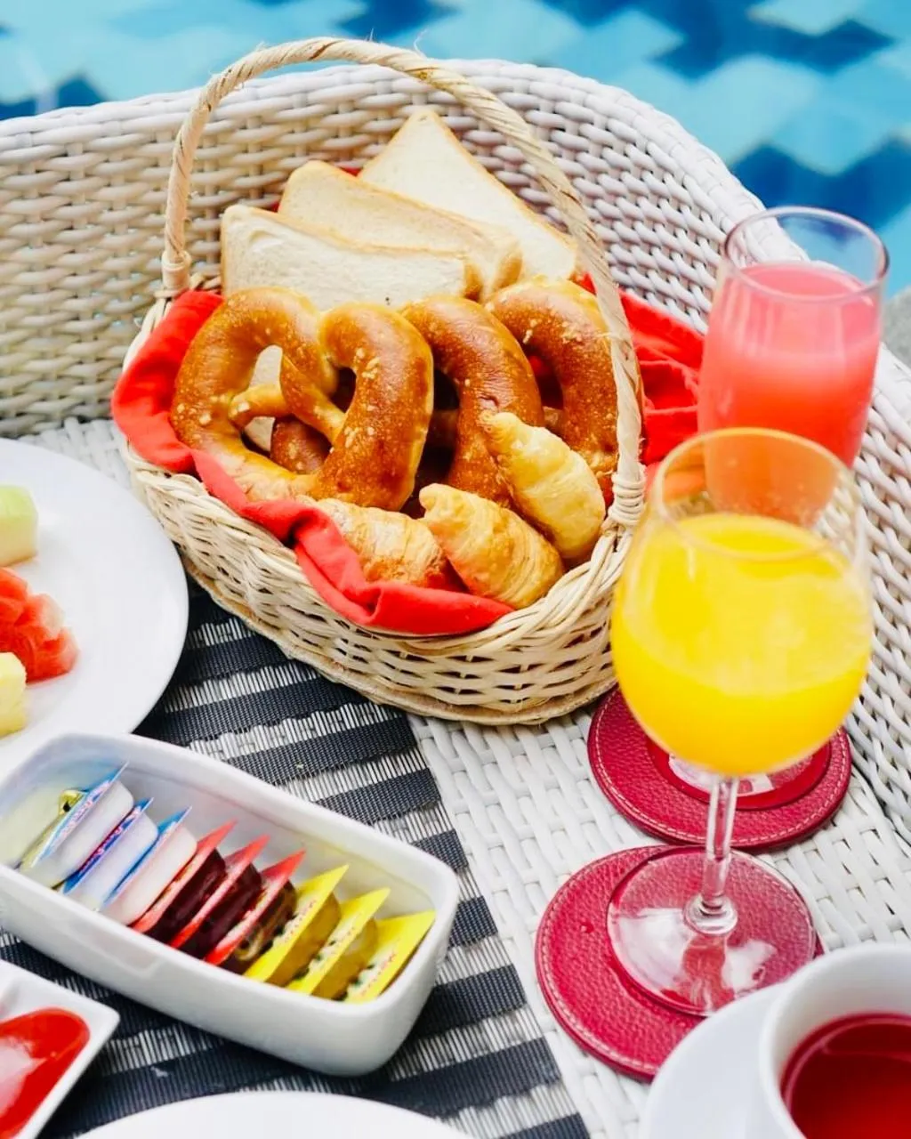 Raintree Boutique Villa & Gallery