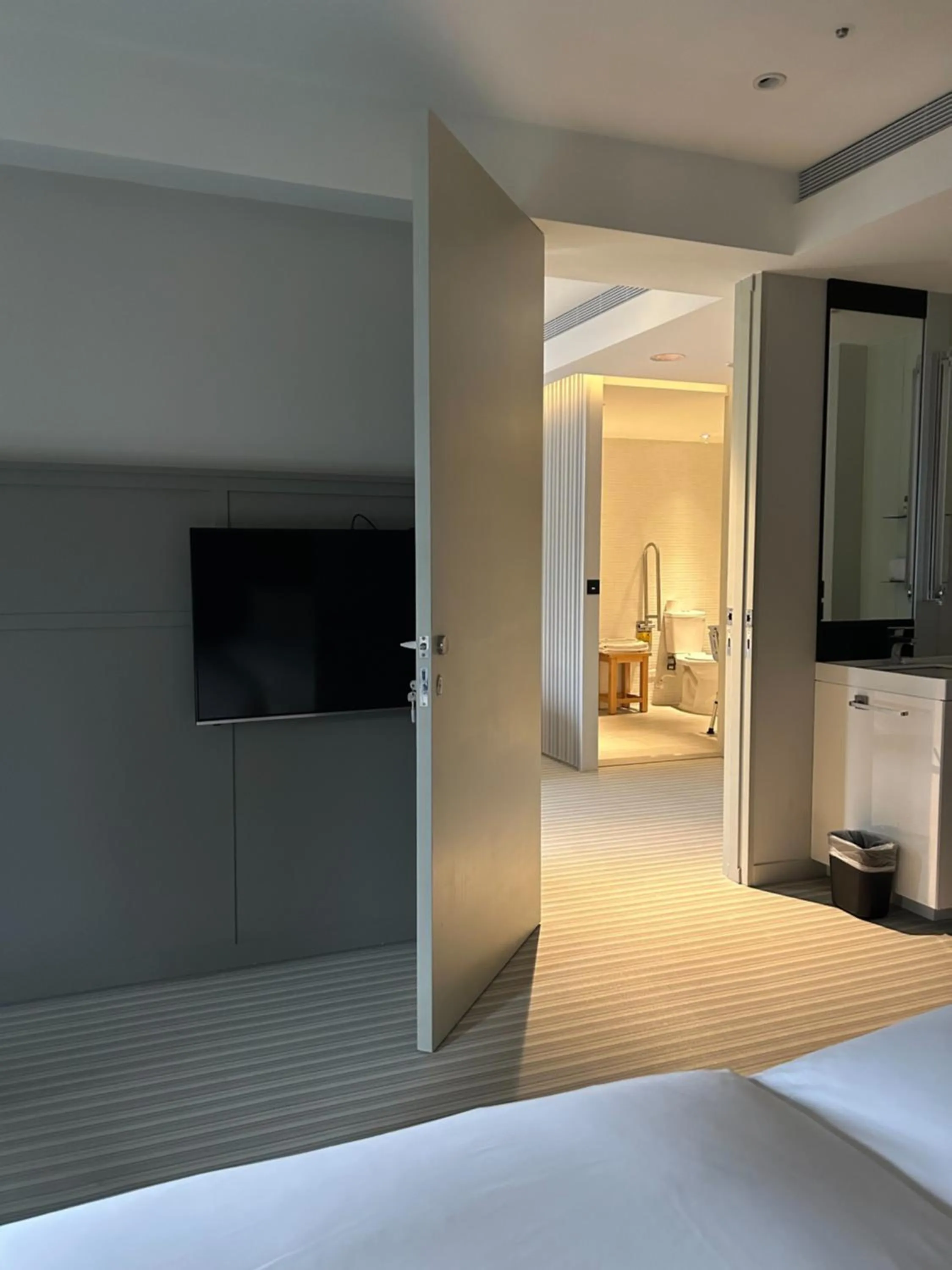 Photo of the whole room, Bed in Greet Inn