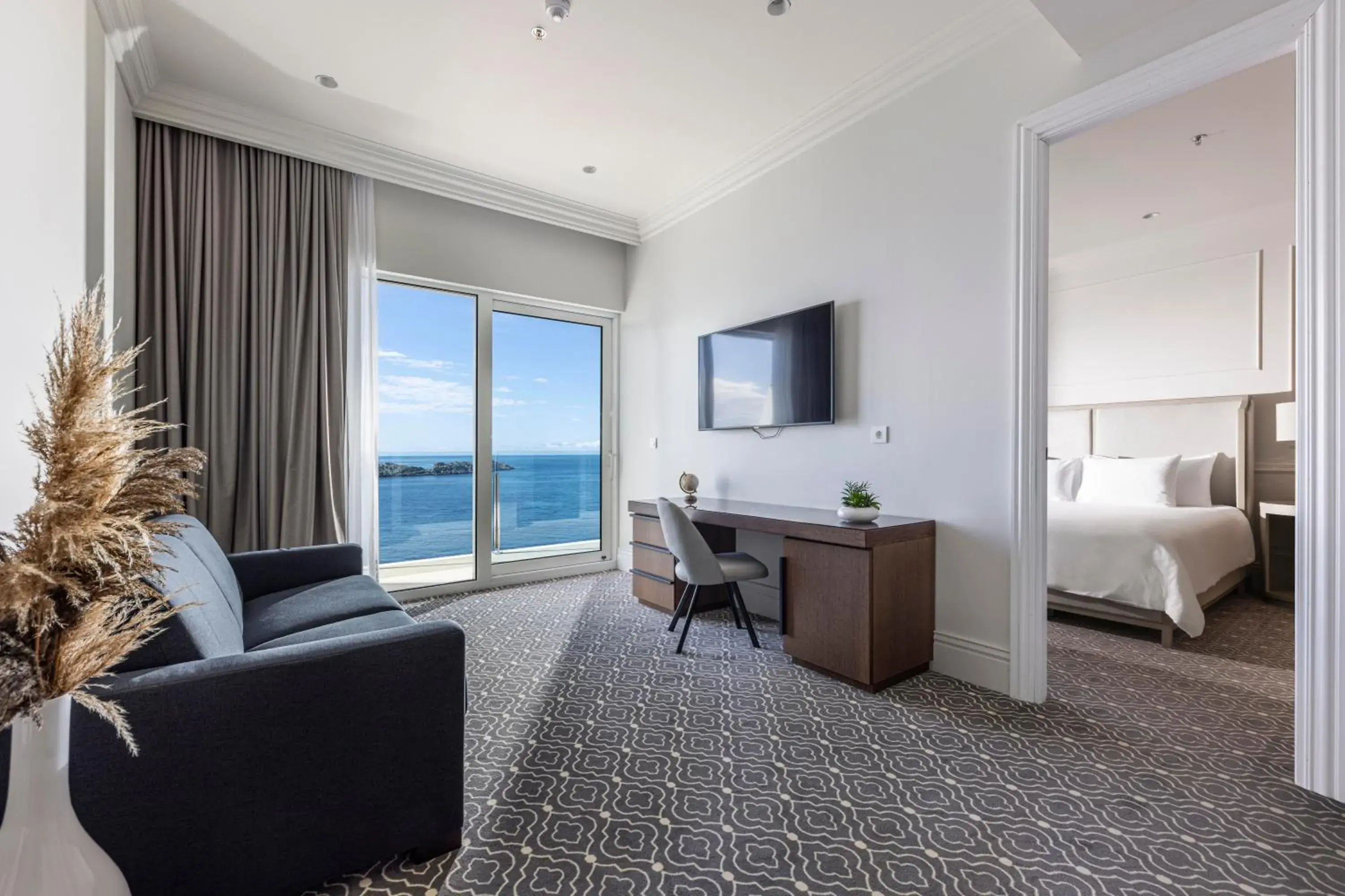 Balcony/Terrace, Bed in Royal Ariston Hotel Balcony/Terrace, Bed in Royal Ariston Hotel