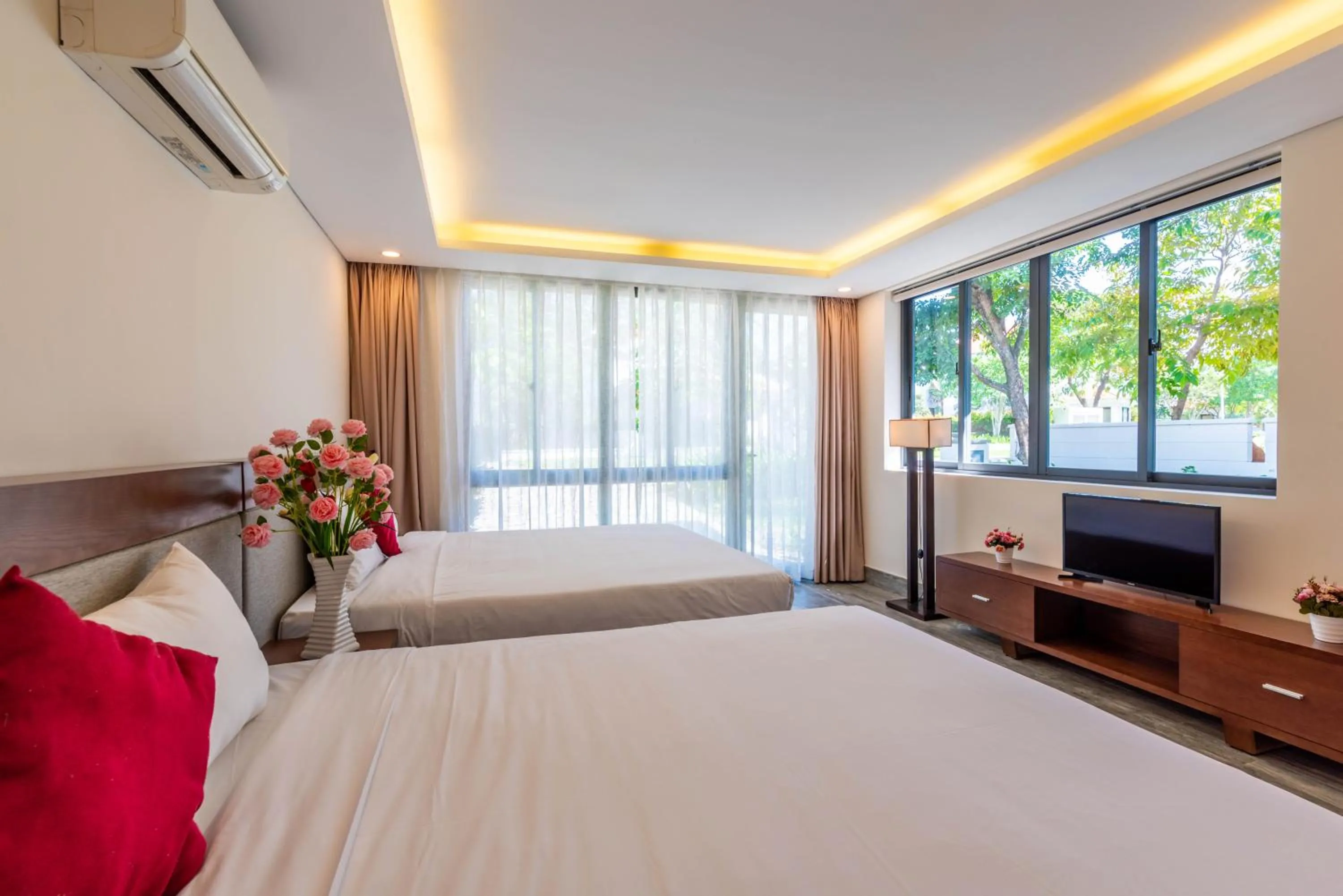 Bedroom, Bed in The Ocean Villas Danang