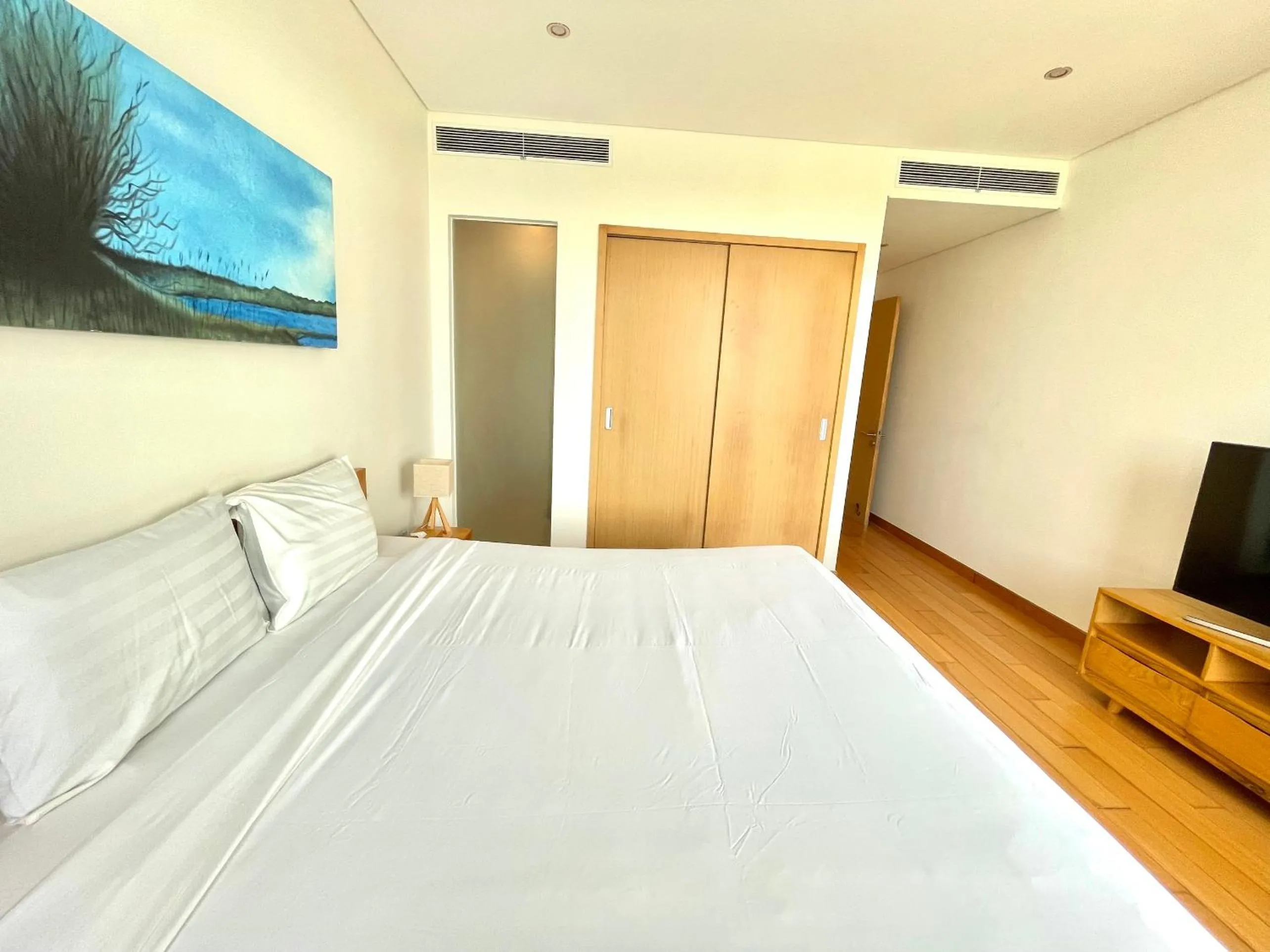 Bed in The Ocean Villas Danang