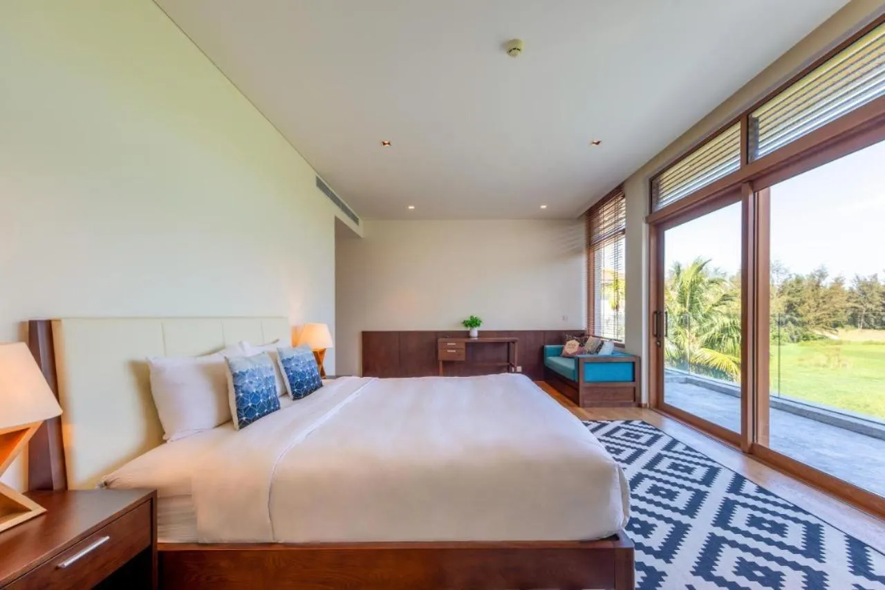 Bed in The Ocean Villas Danang