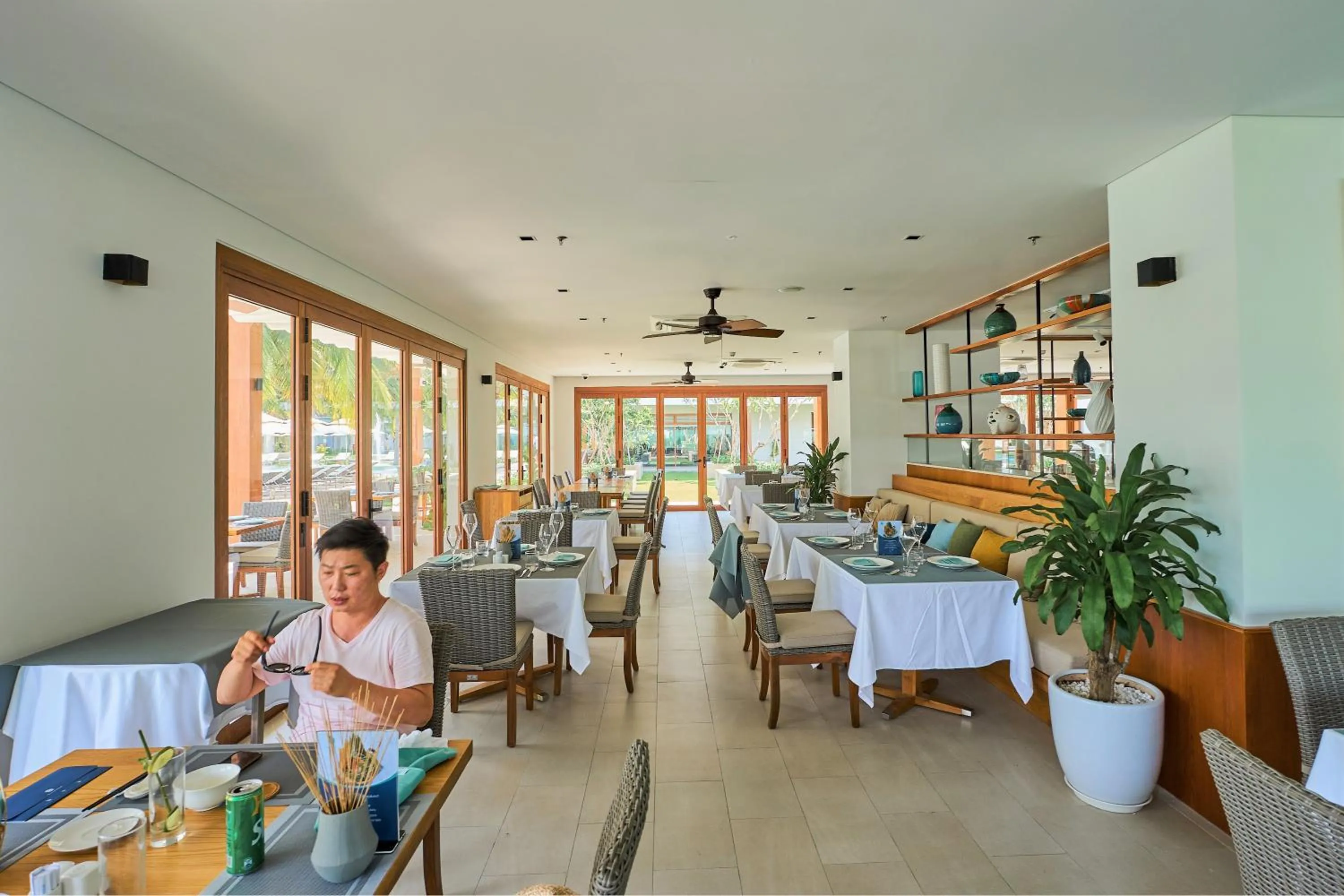 Restaurant/places to eat in The Ocean Villas Danang
