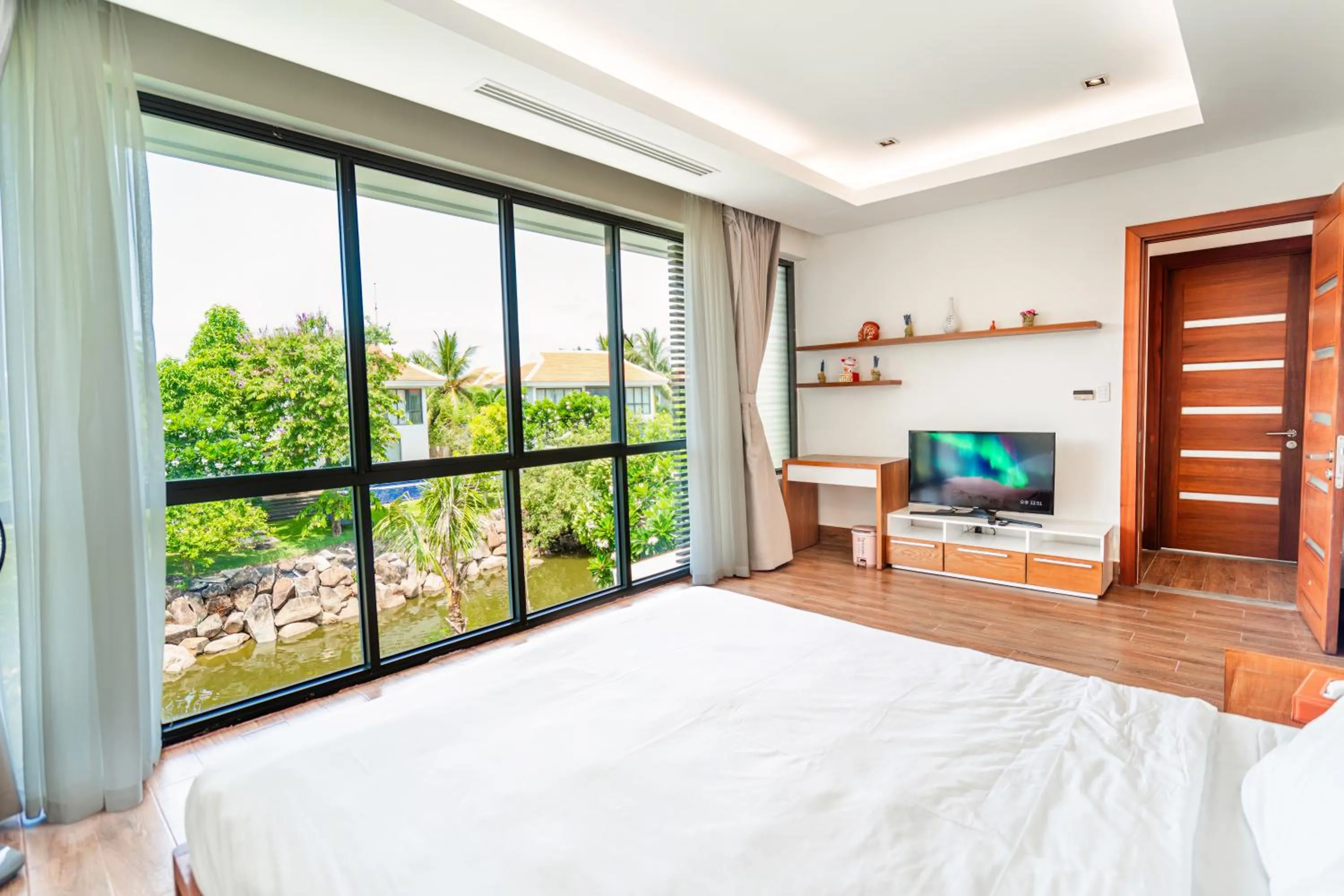 Bedroom, Bed in The Ocean Villas Danang