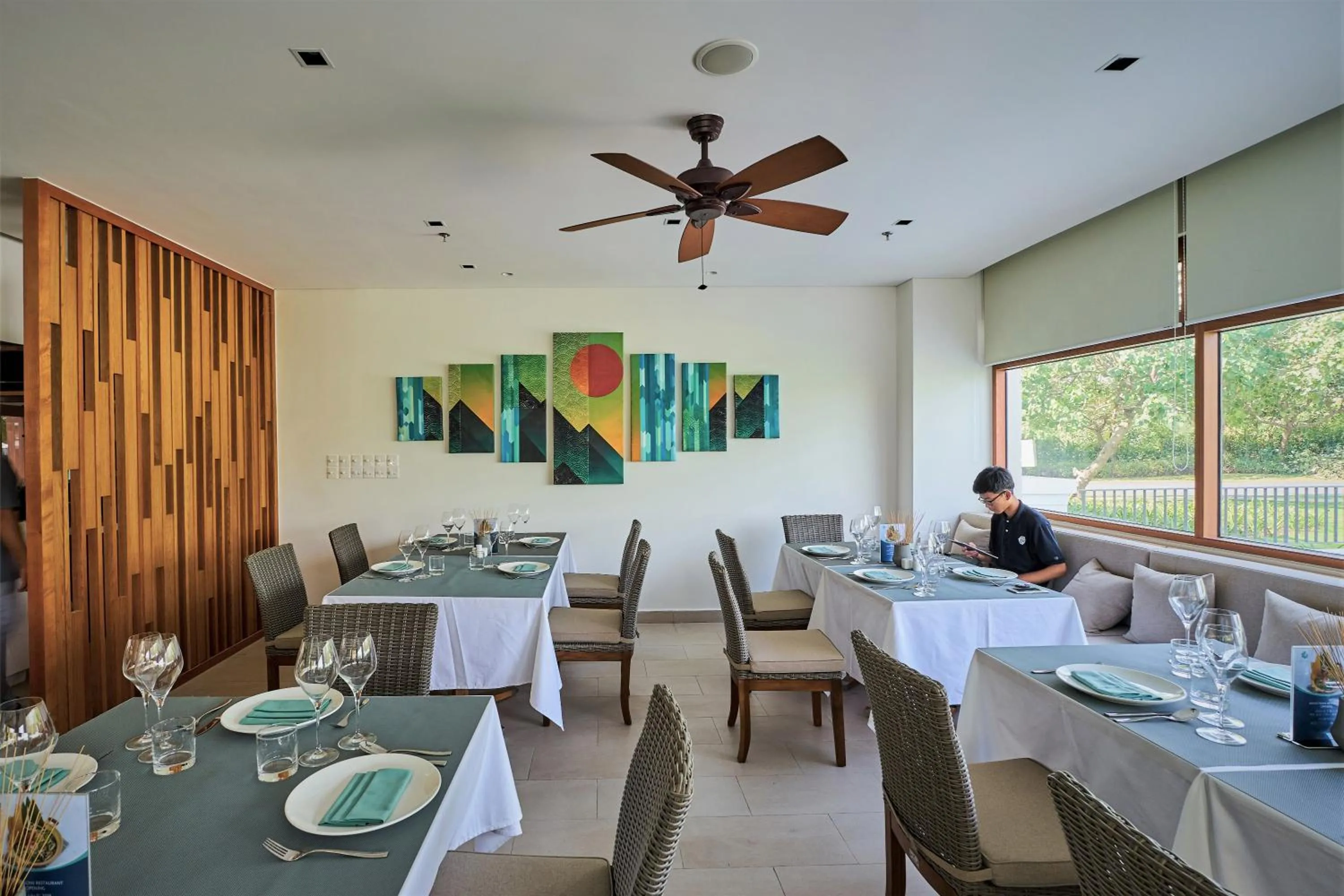 Restaurant/places to eat in The Ocean Villas Danang