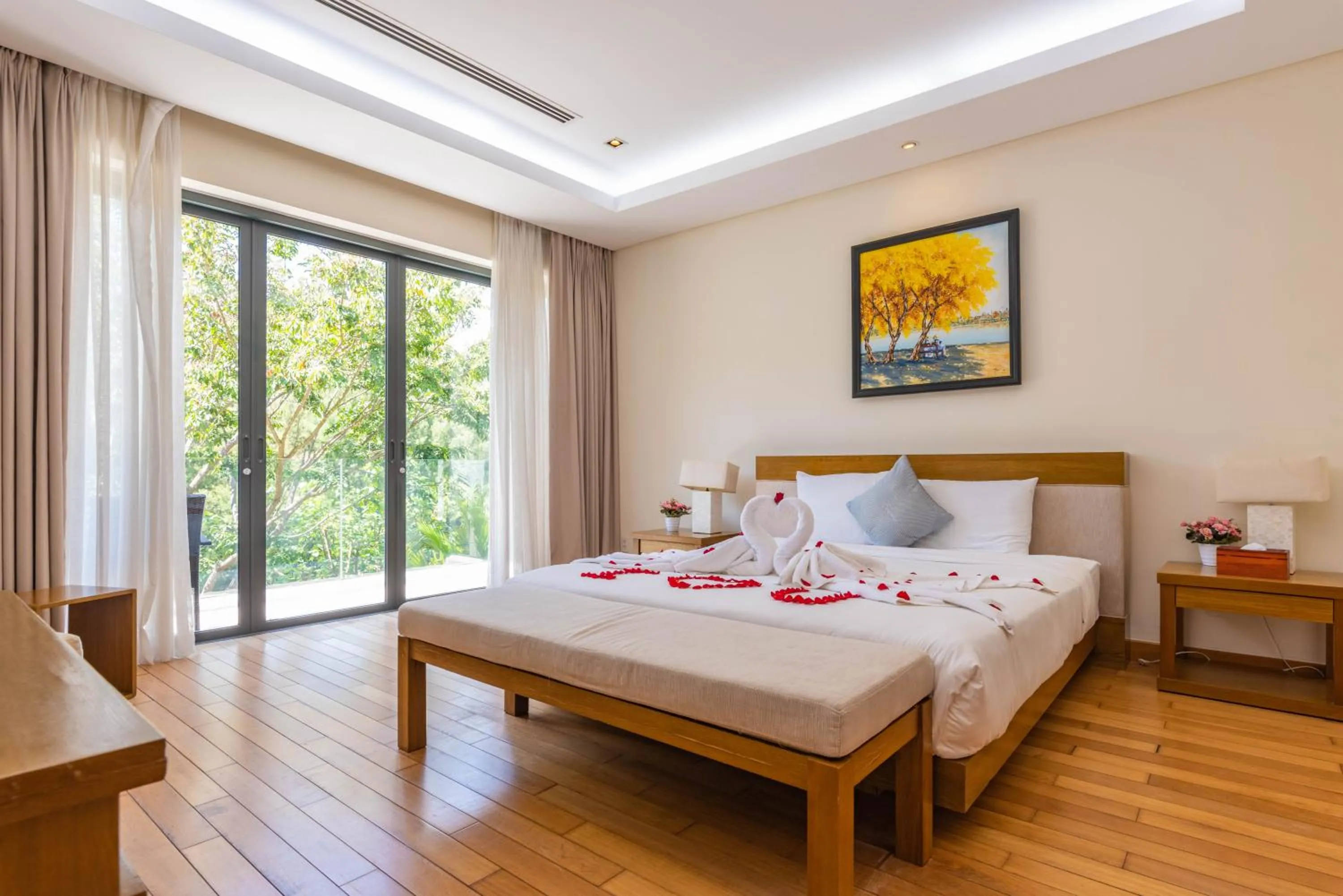 Bed in The Ocean Villas Danang