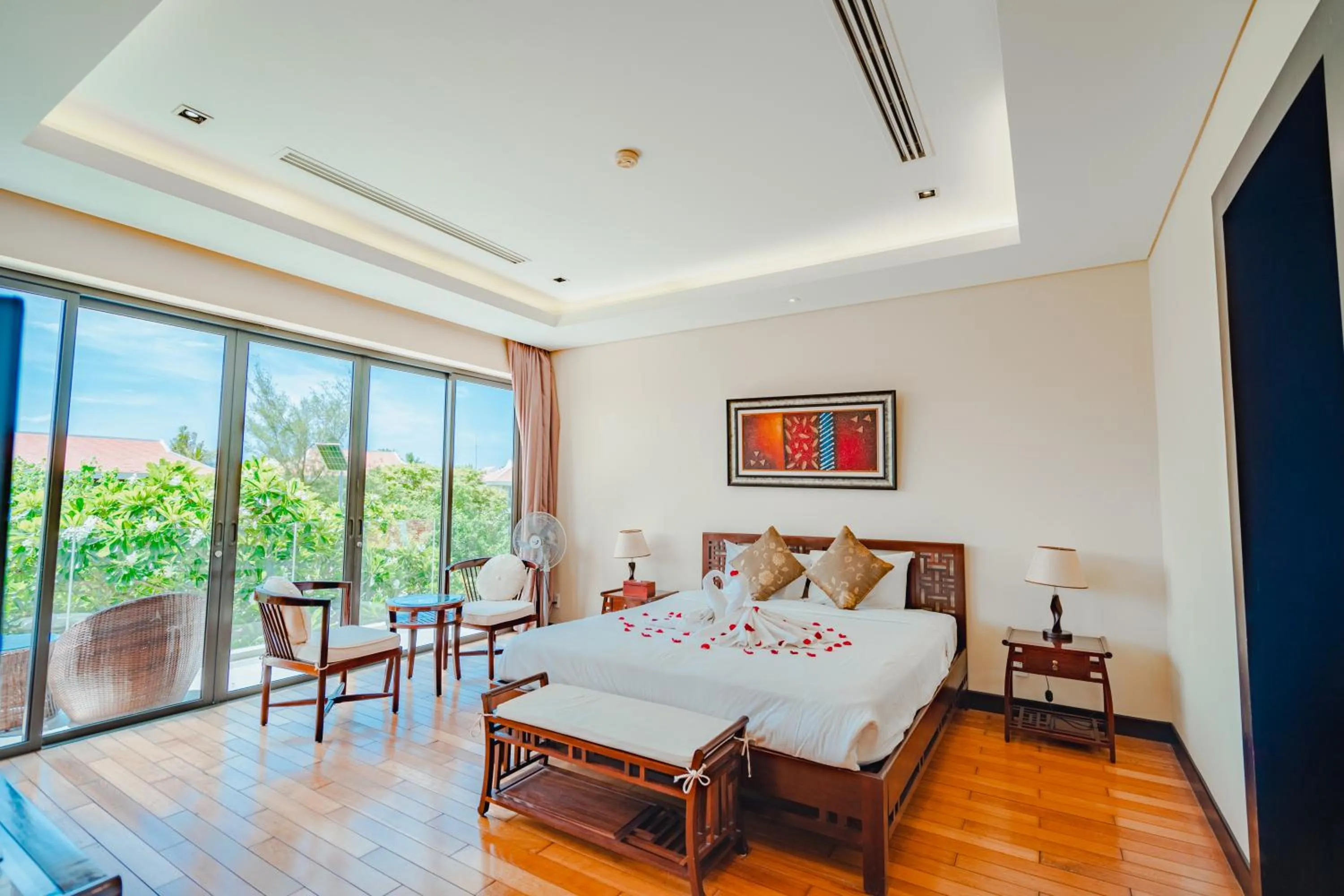 Bed in The Ocean Villas Danang