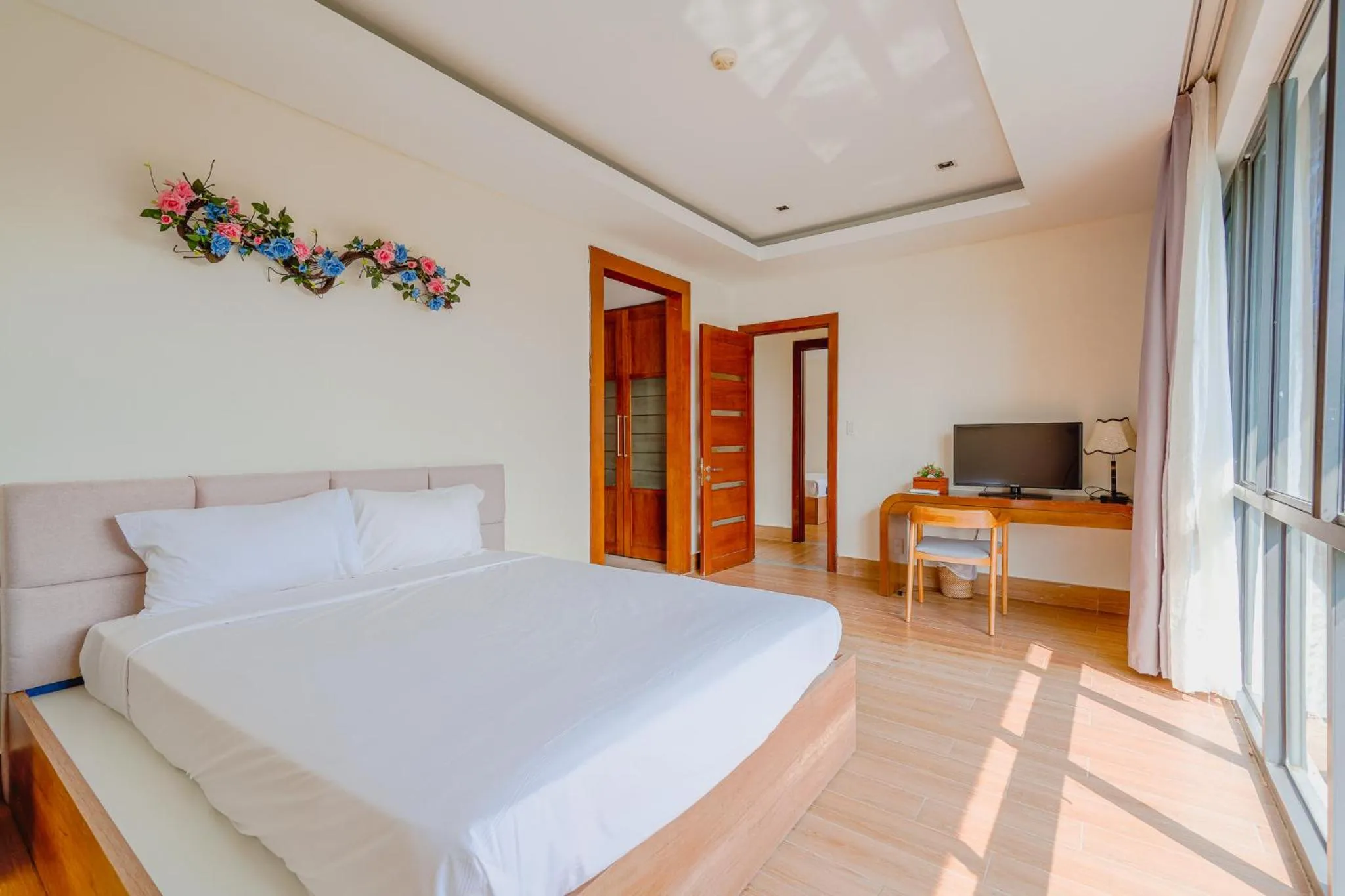 Bedroom, Bed in The Ocean Villas Danang