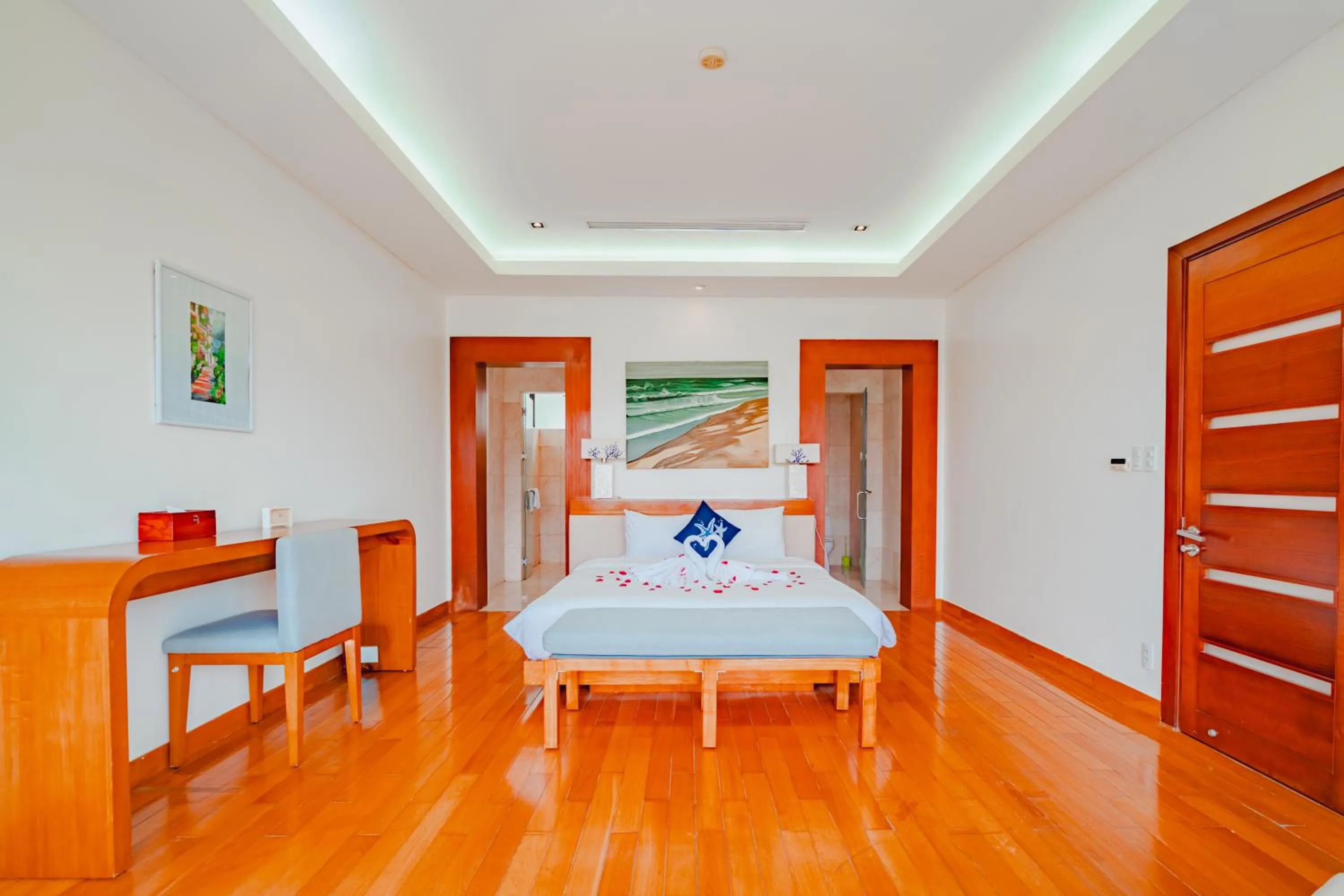 Photo of the whole room, Bed in The Ocean Villas Danang