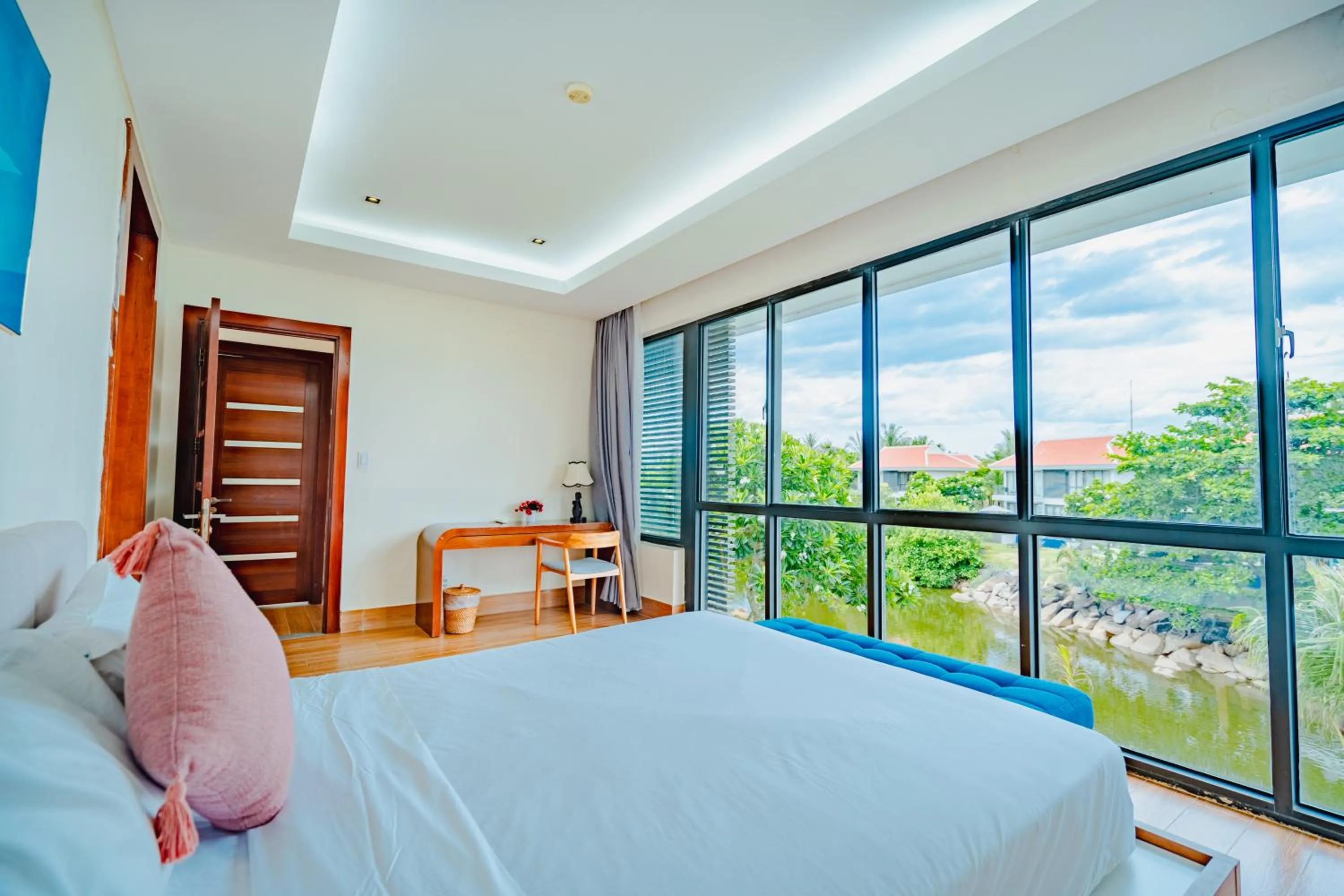 Bedroom, Bed in The Ocean Villas Danang