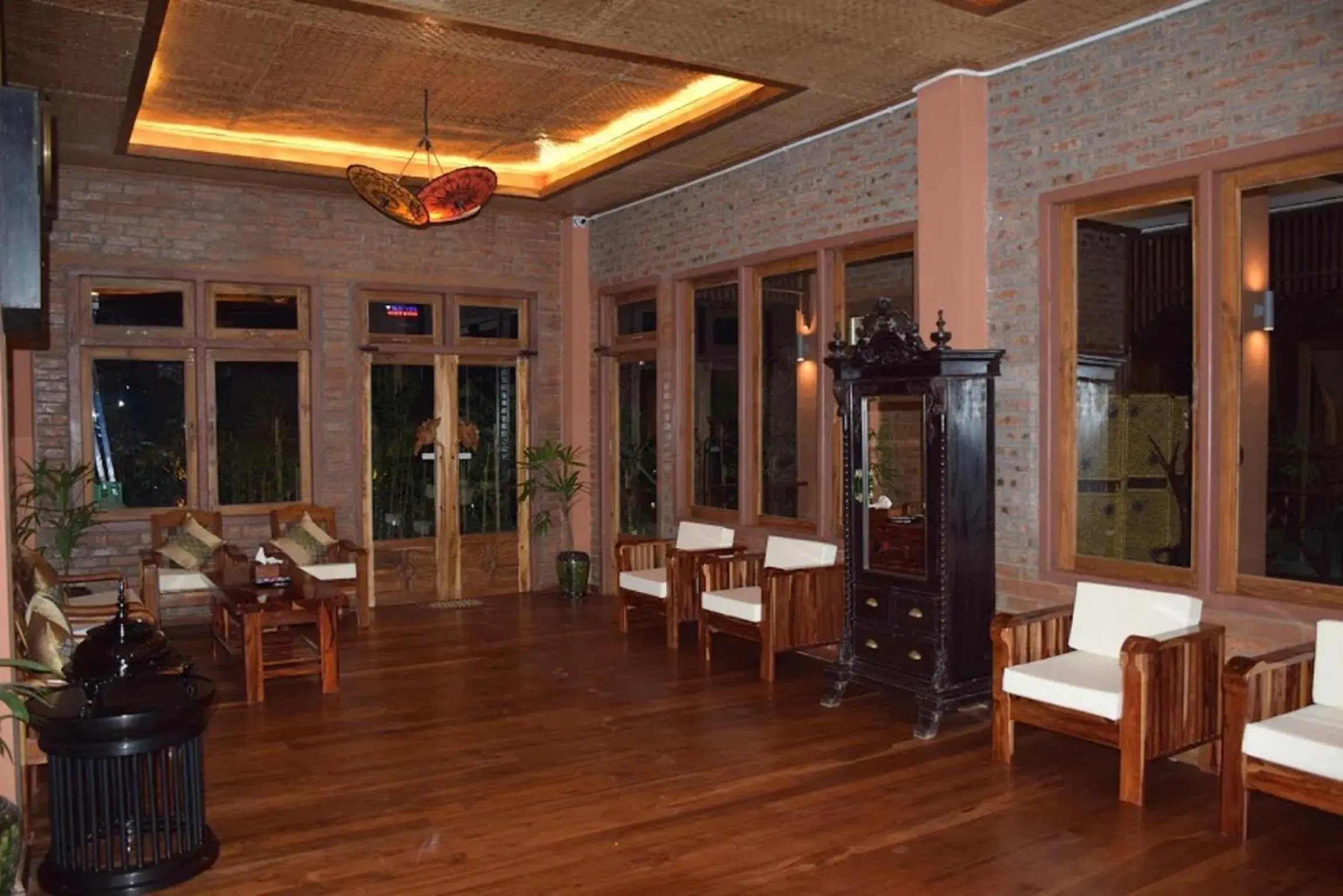 Lobby or reception in Inle Cottage Boutique Hotel Lobby or reception in Inle Cottage Boutique Hotel
