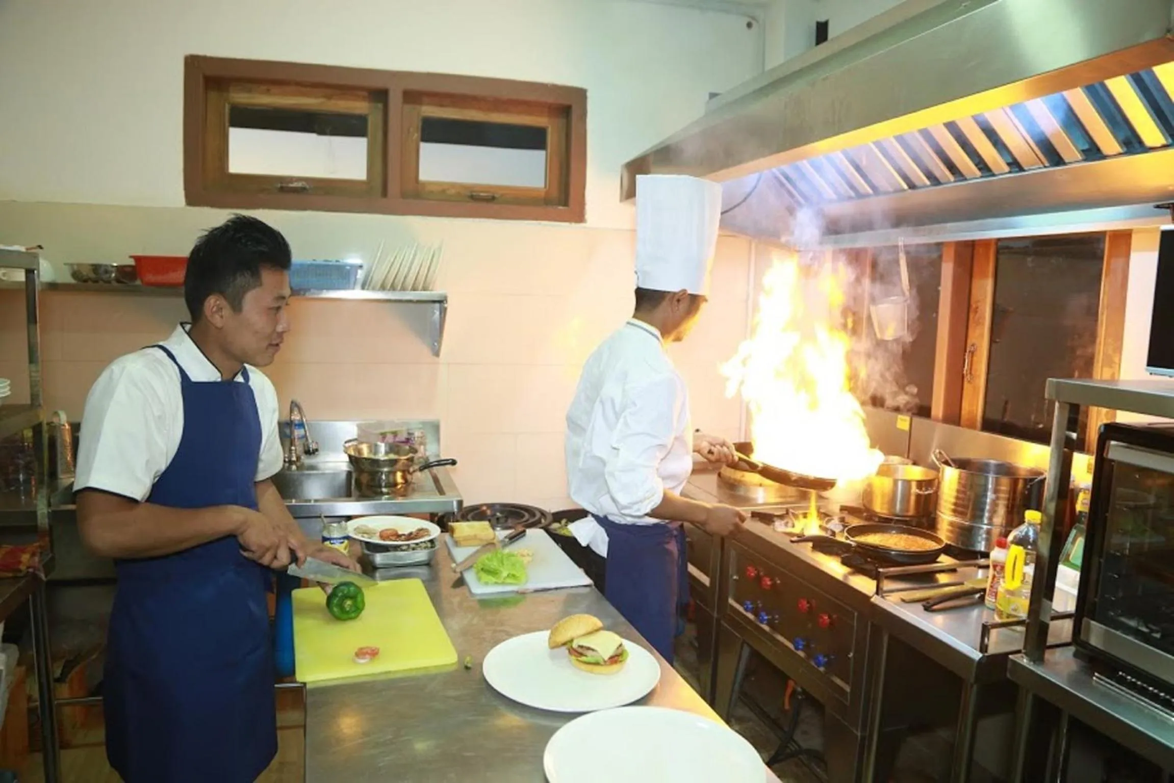 Kitchen or kitchenette in Inle Cottage Boutique Hotel