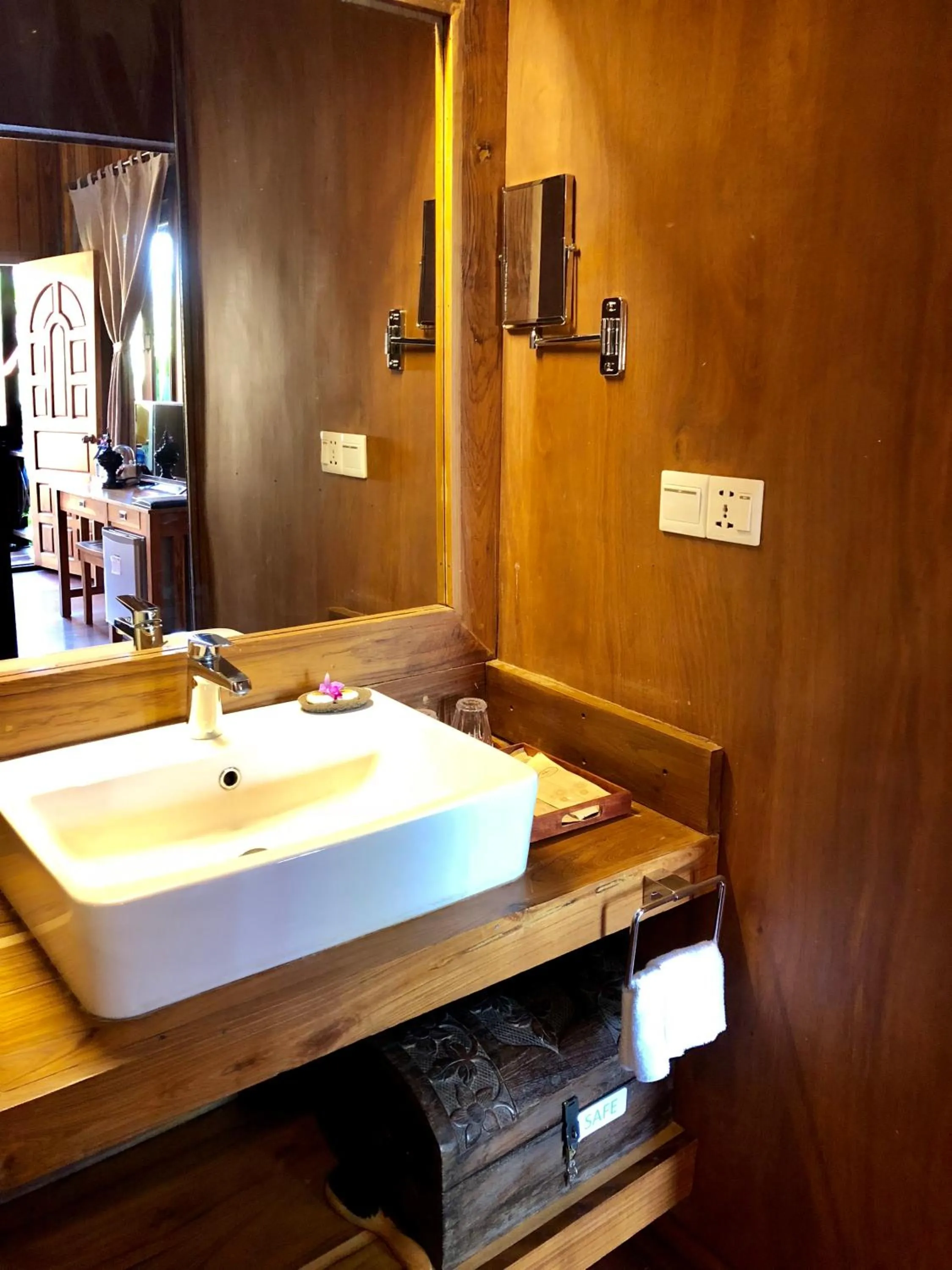 Bathroom in Inle Cottage Boutique Hotel