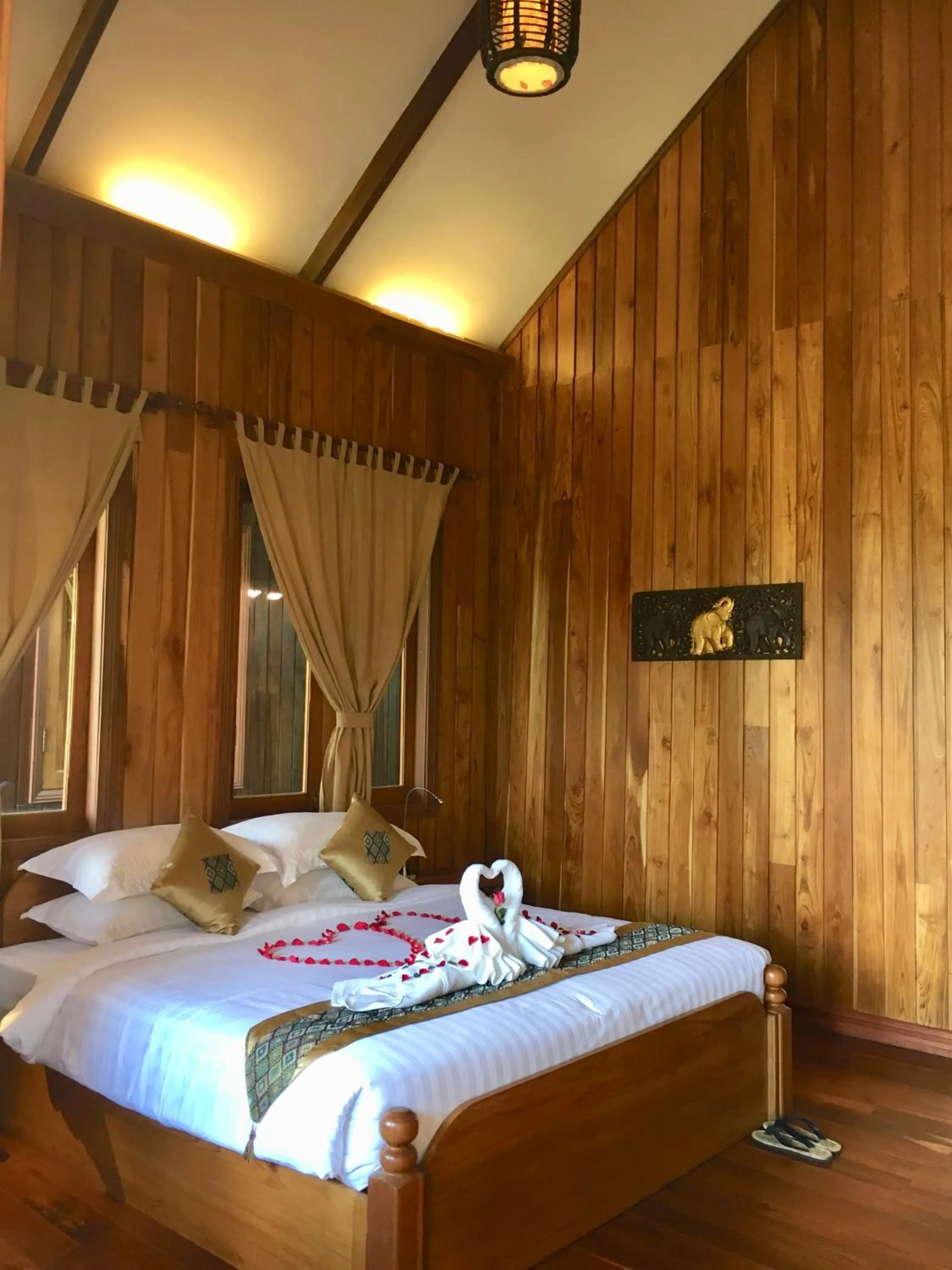 Bedroom, Bed in Inle Cottage Boutique Hotel
