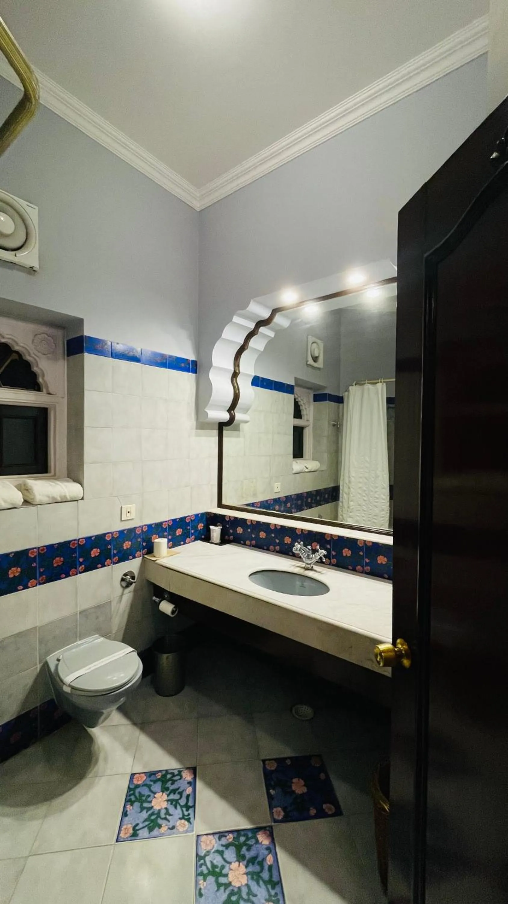 Bathroom in Heritage Resort Bikaner