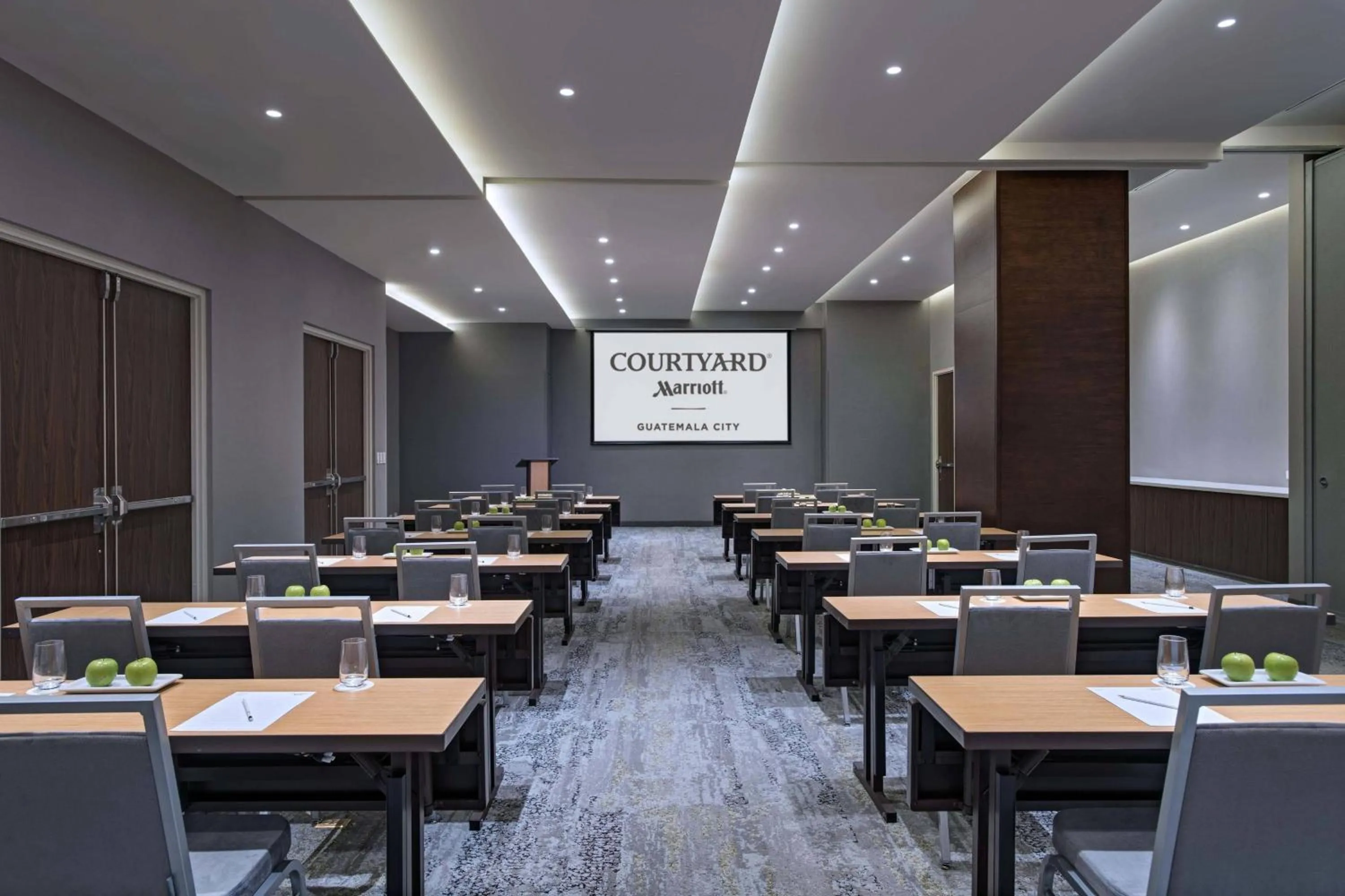 Meeting/conference room in Courtyard by Marriott Guatemala City