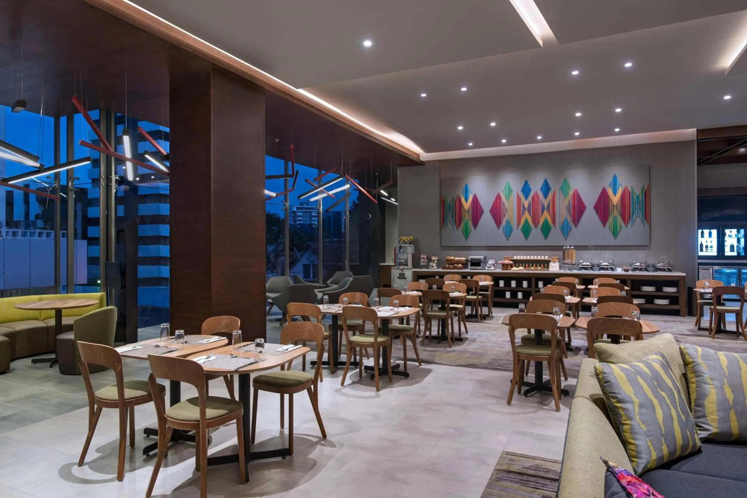 Restaurant/places to eat in Courtyard by Marriott Guatemala City