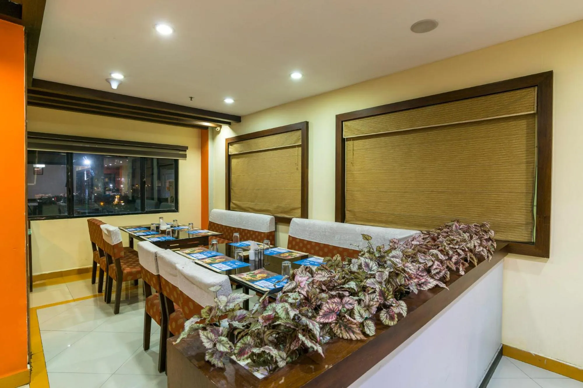 Restaurant/places to eat in IMA House