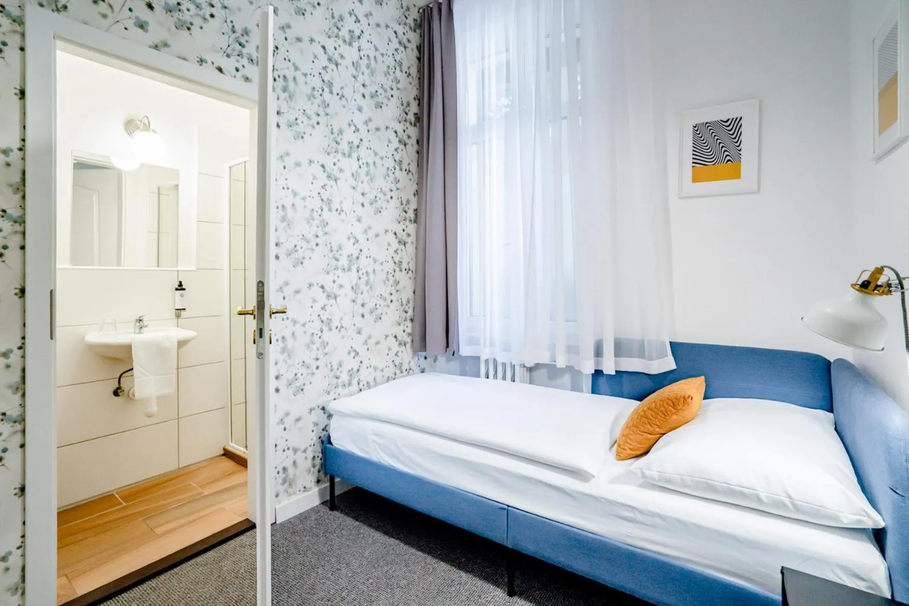 Bathroom, Bed in Elisabeth Old Town