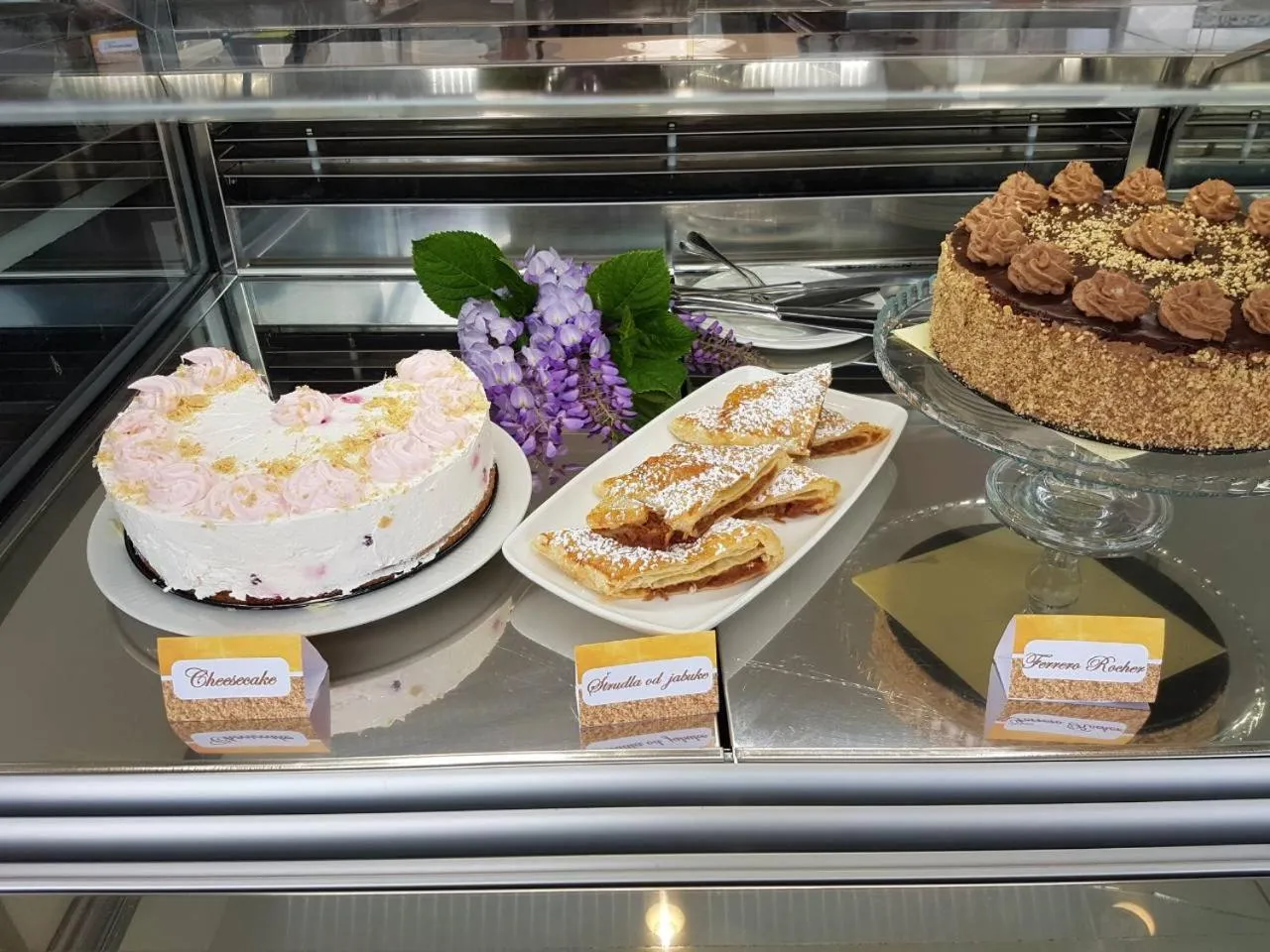 Food in Hotel Borovnik