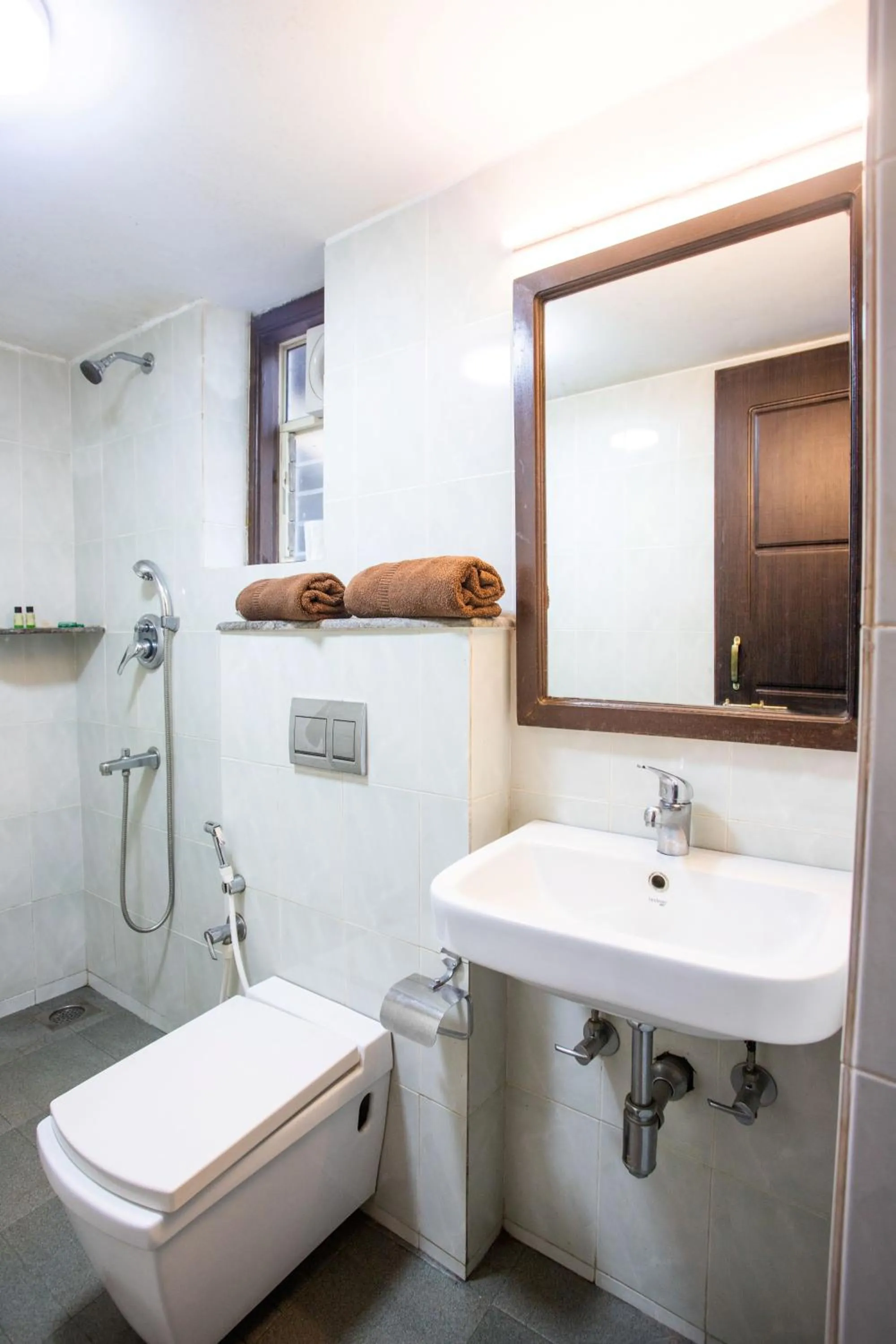 Bathroom in Hill Top Goa Lodge